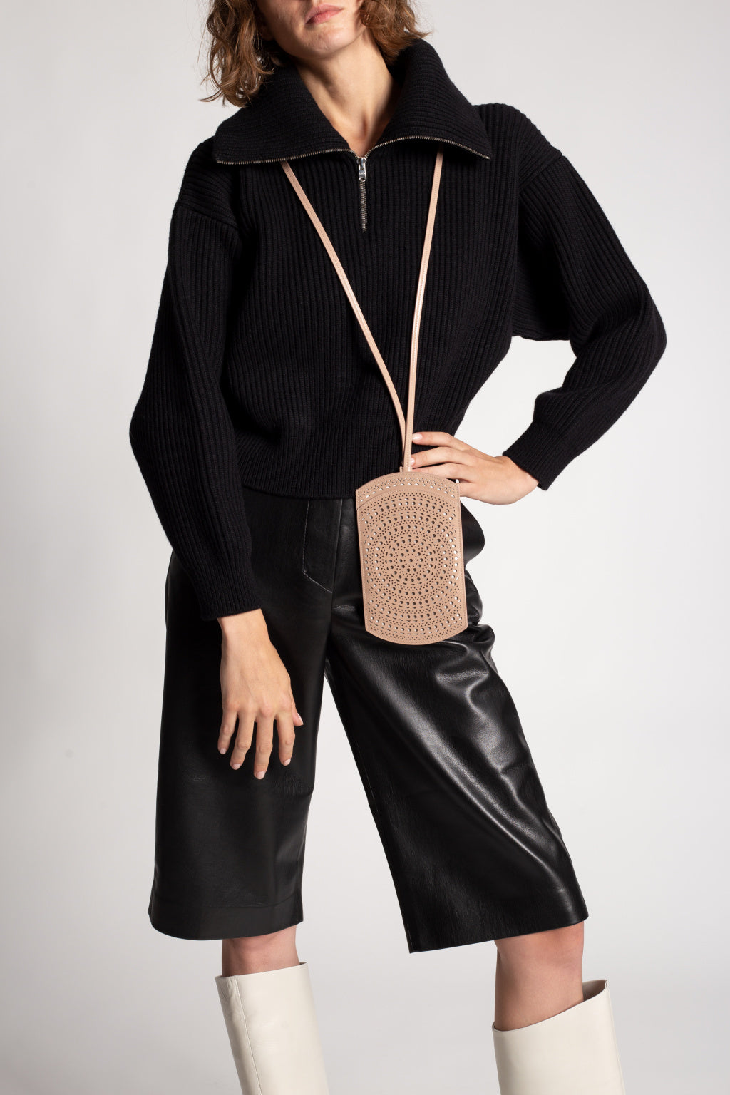 Openwork phone strap in leather - Pearl & Sand