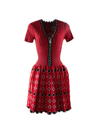 Short-sleeved dress with contrasting motifs - Black & Bordeaux