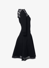Robe courte stretch évasée et ajourée - Noir
