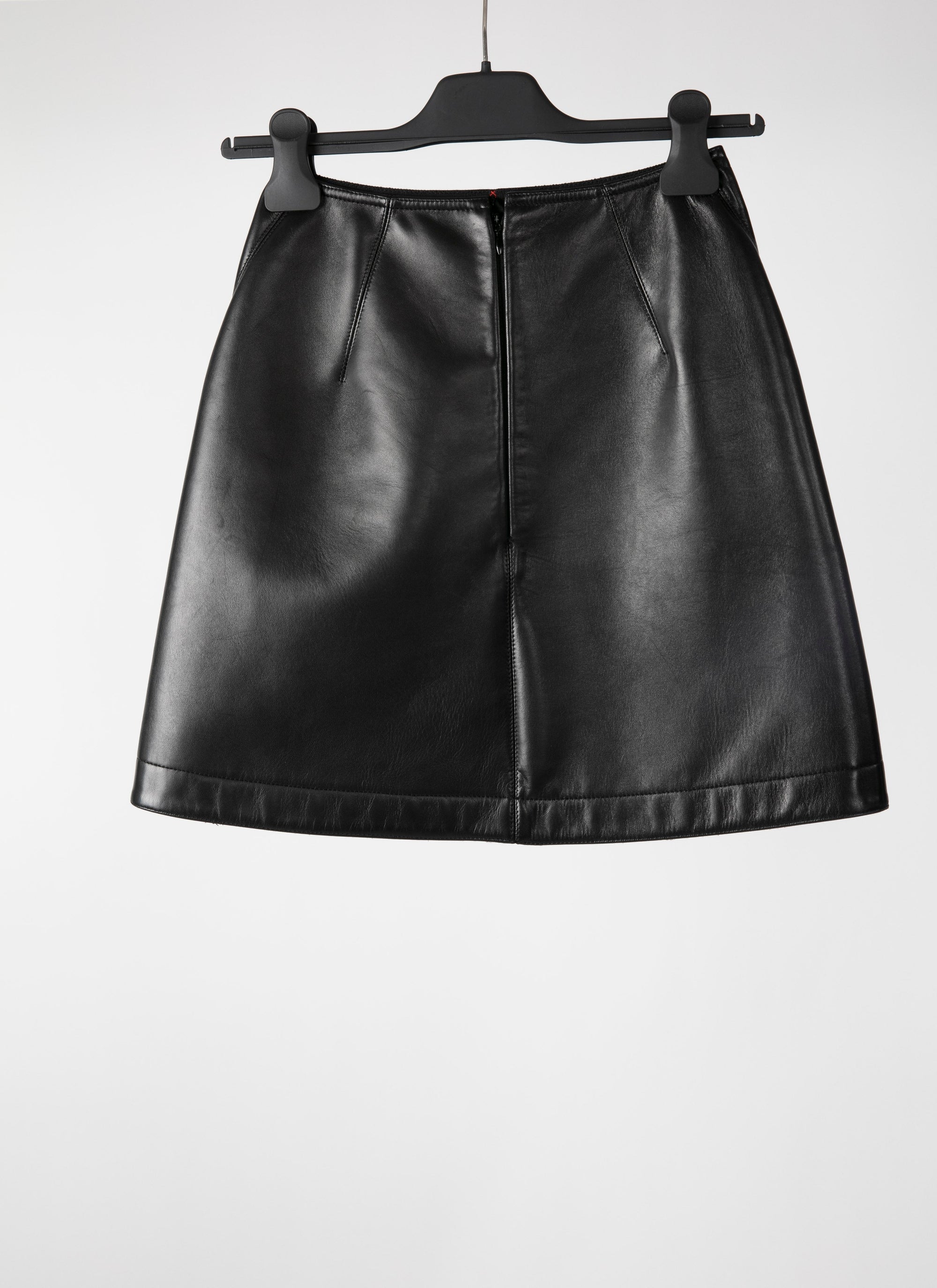 Short draped skirt in leather - Black intense