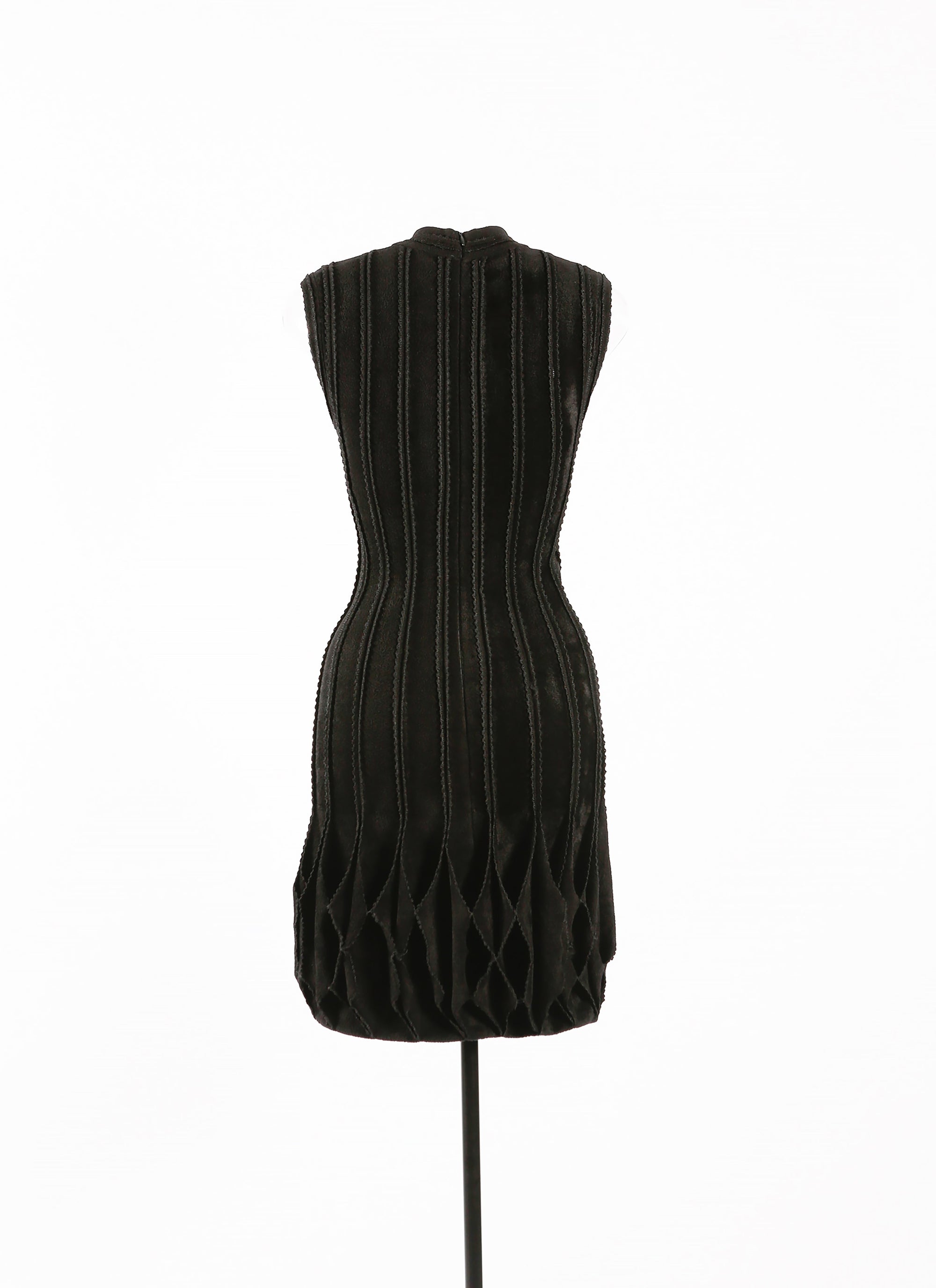 Sleeveless straight dress Lampion - Black intense