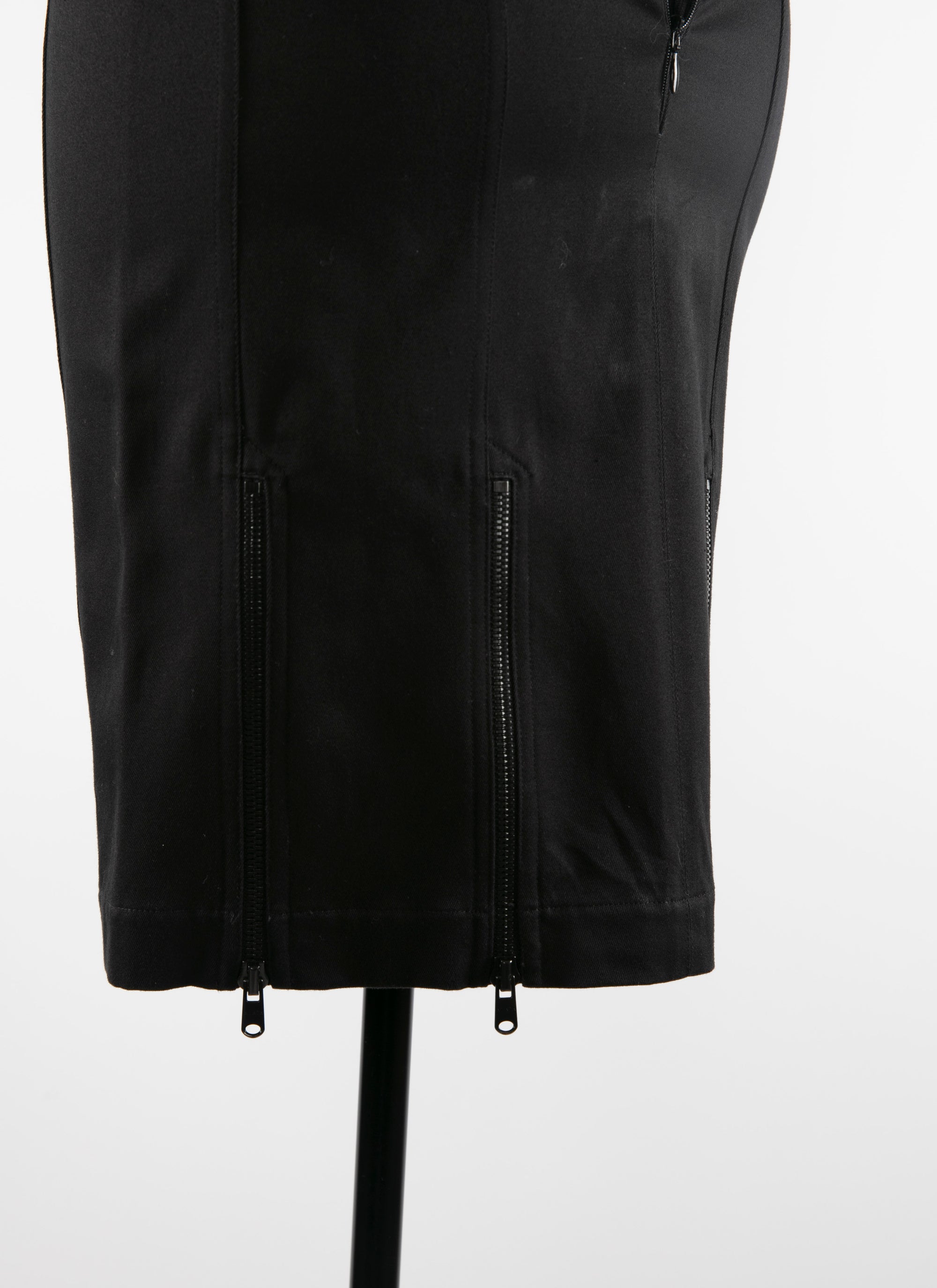 Jupe zippée courte en gabardine - Noir