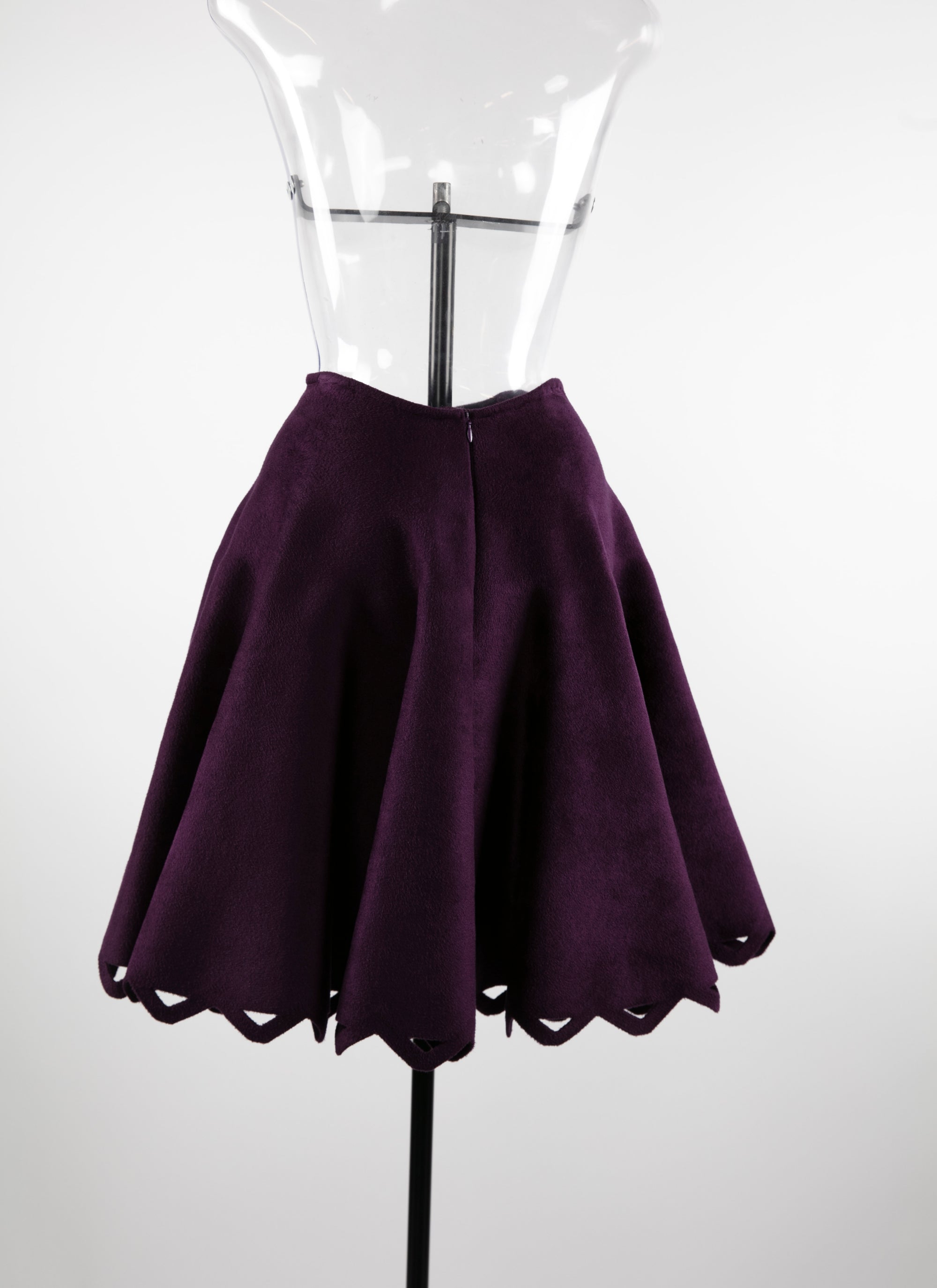 Short skirt in velvet with open hem - Violet