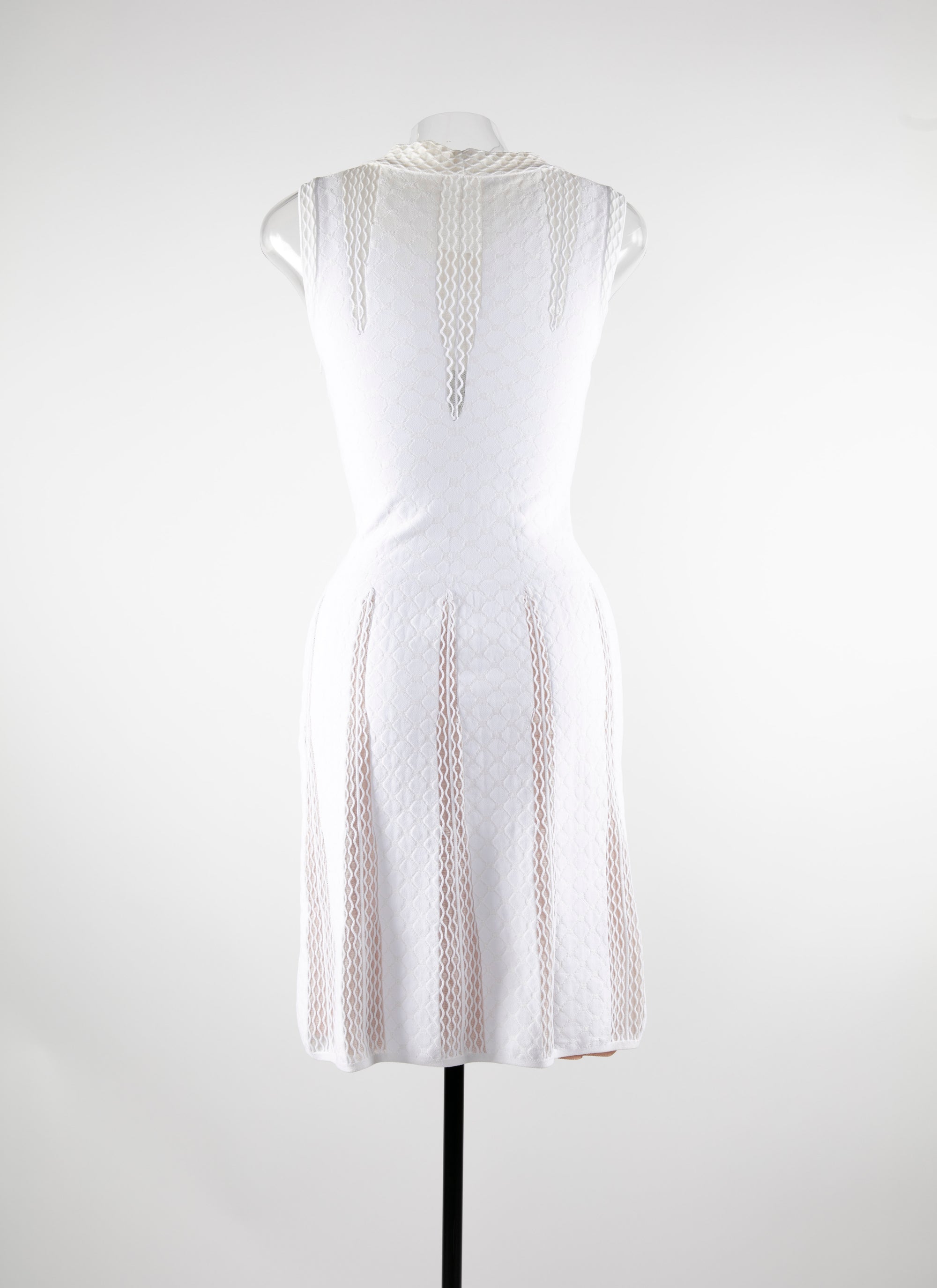 Sleeveless dress with lace detail - White