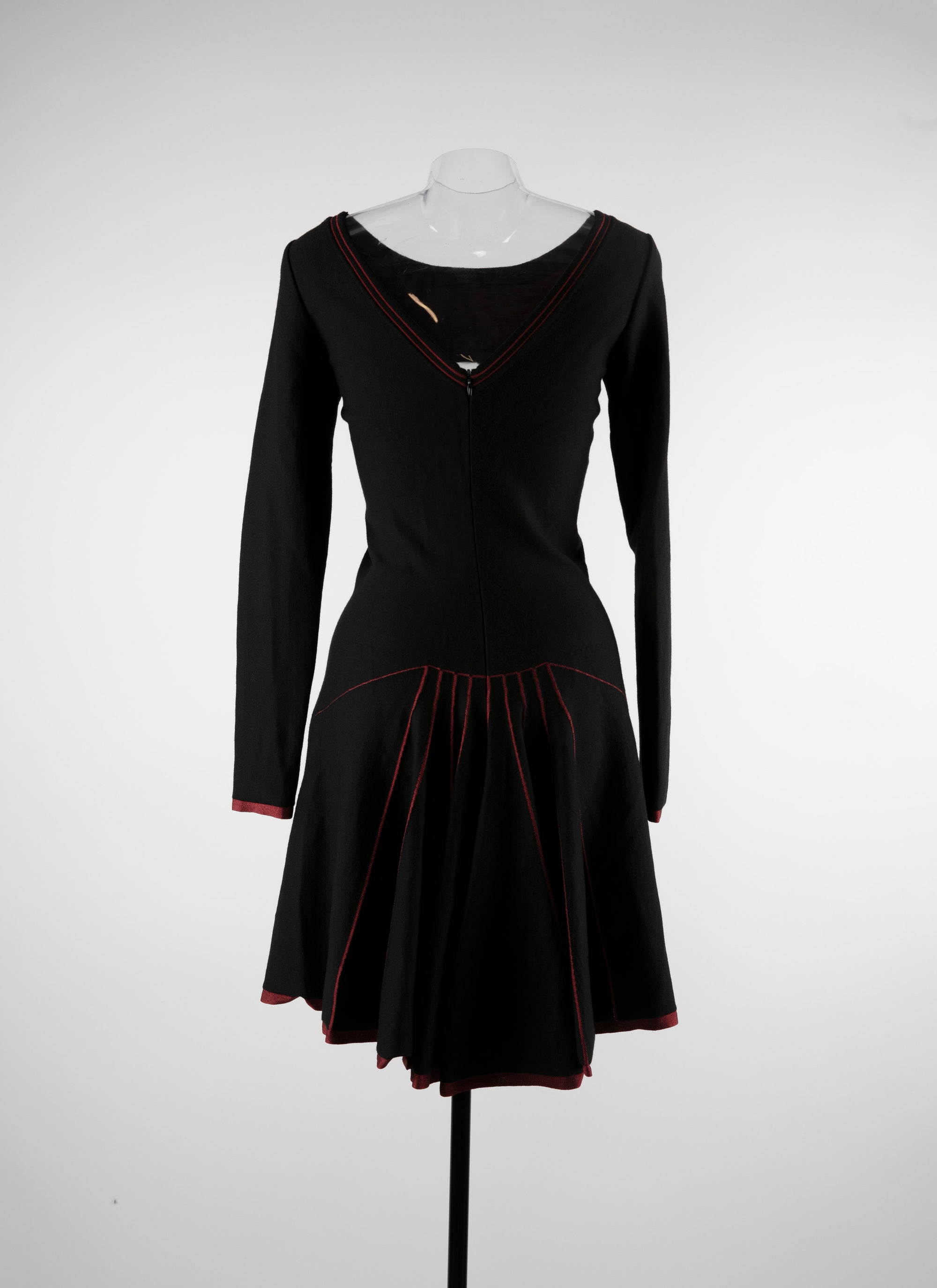 Pencil dress with tulle inserts and flared bottom - Black & Garnet