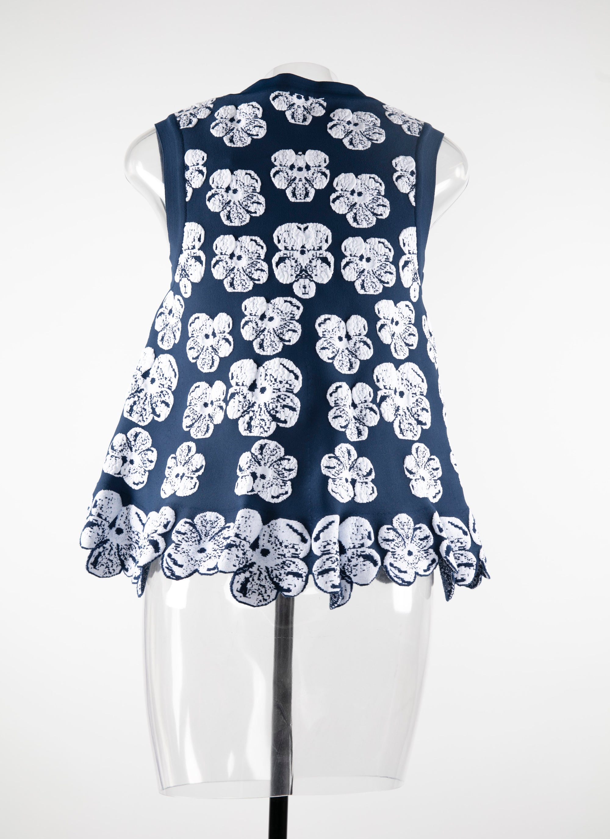 Sleeveless zip top with scalloped hem - Blue & White