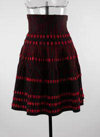Short contrasting skirt with marked waist - Black & Red