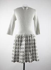 Short dress with 3/4 length sleeves - White & Black