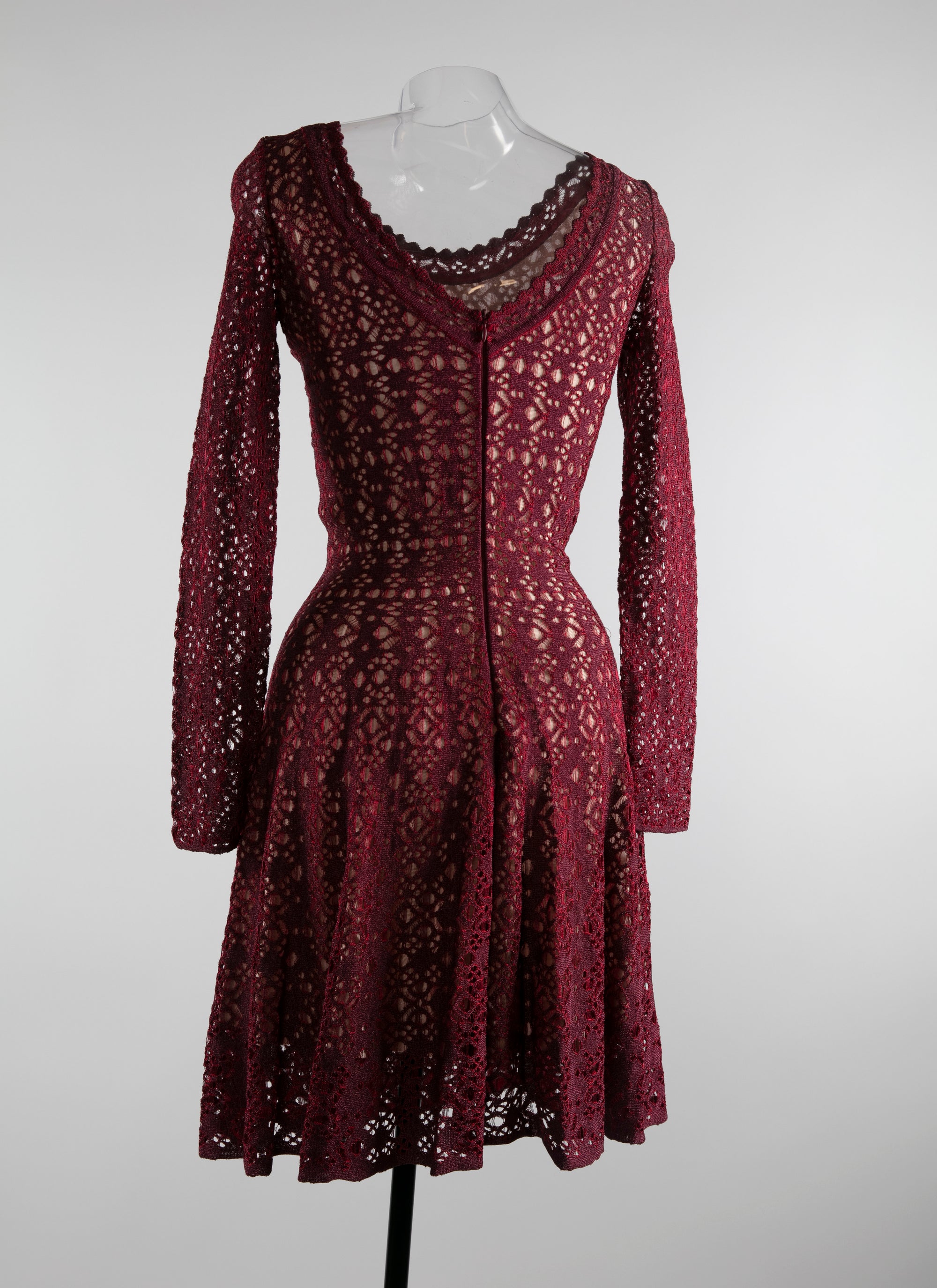Lace short dress with scalloped collar - Ruby Metal