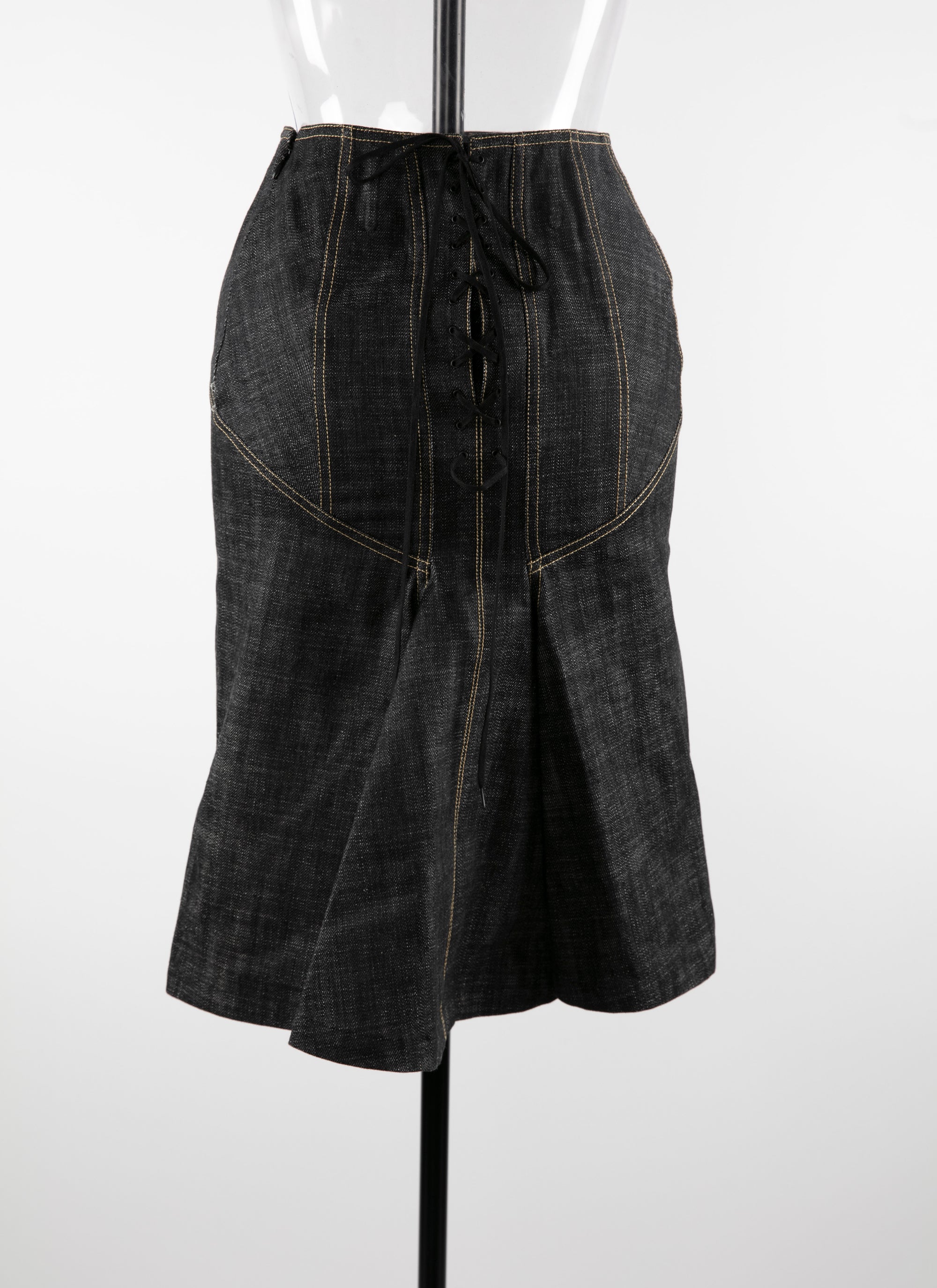 Straight skirt with lace fastening - Black intense