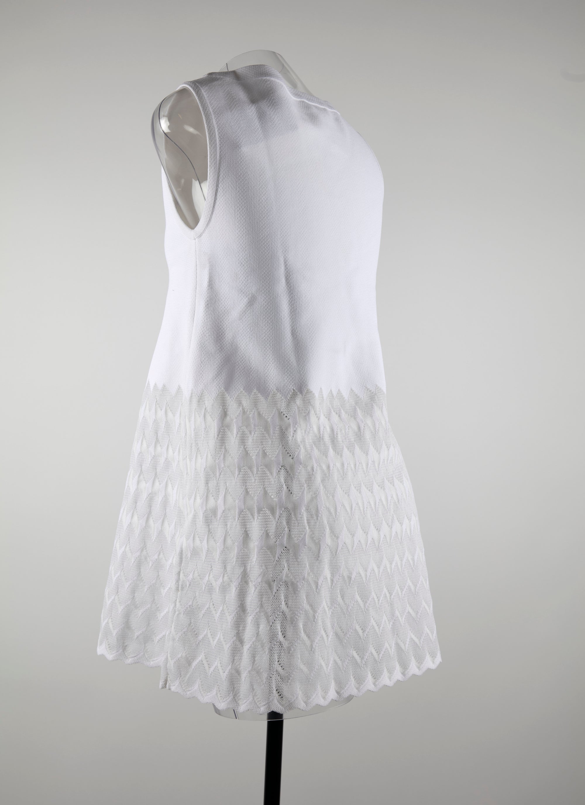 Sleeveless dress with patterned skirt - Optic White