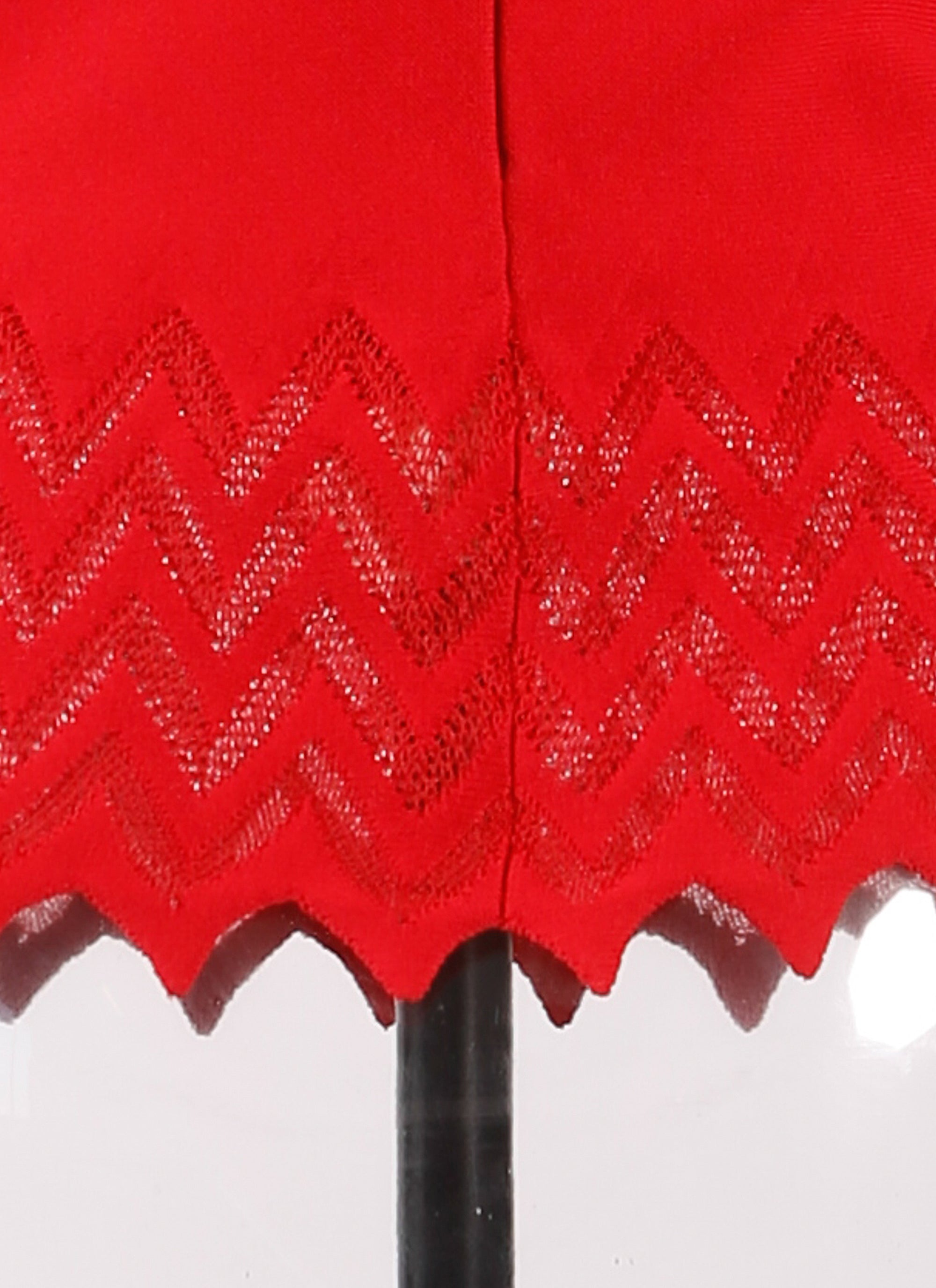 Sleeveless knitted ruffle jumper - Lacquer
