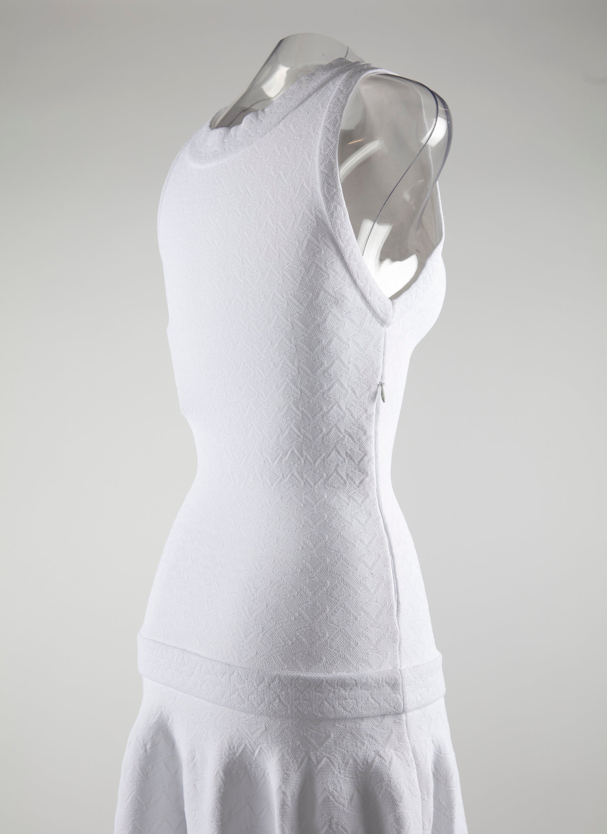 Sleeveless textured maxi dress - White