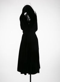 Short-sleeved velvet dress - Black intense