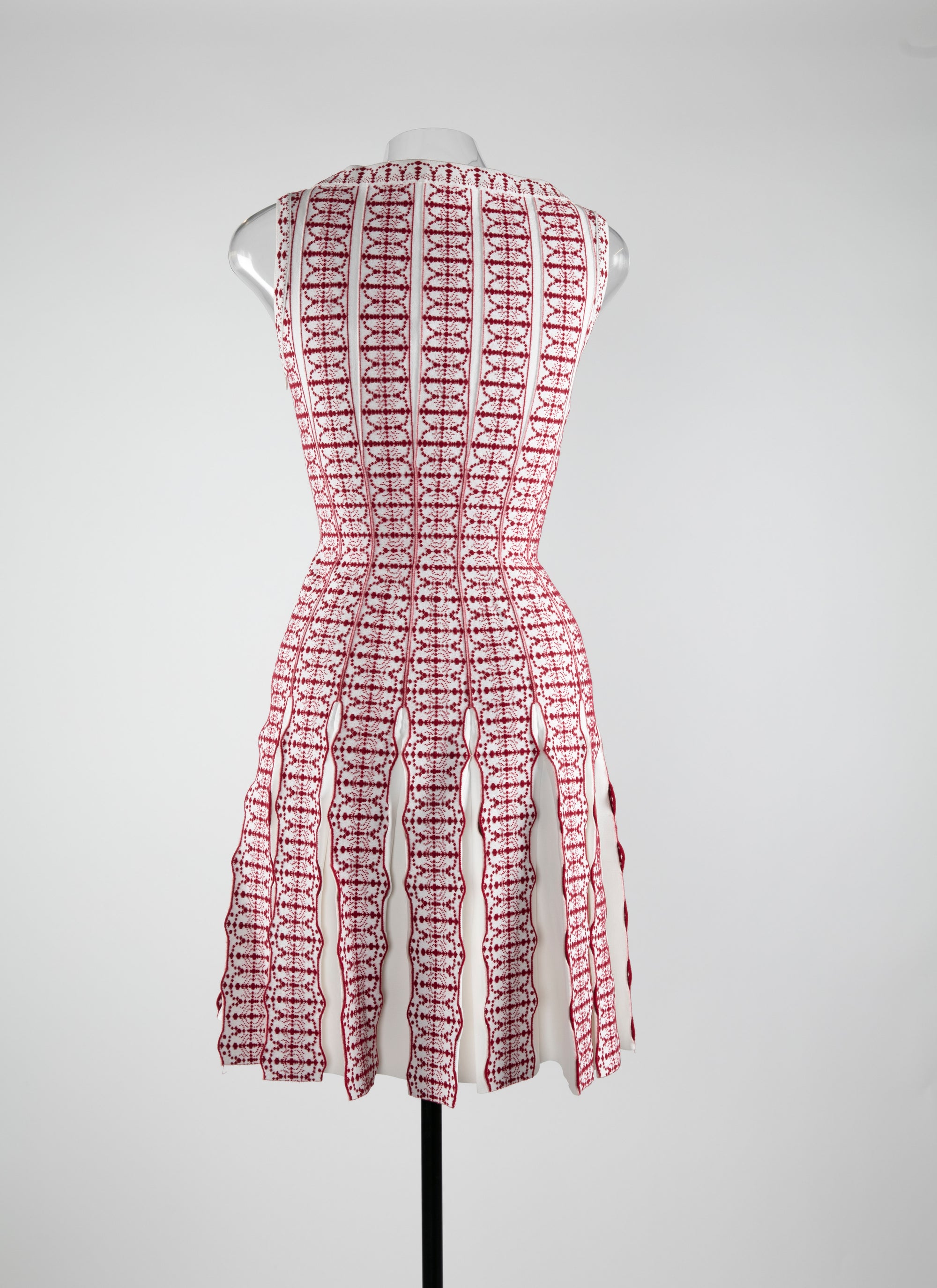 Robe à encolure festonnée à plis - Blanc & Rouge