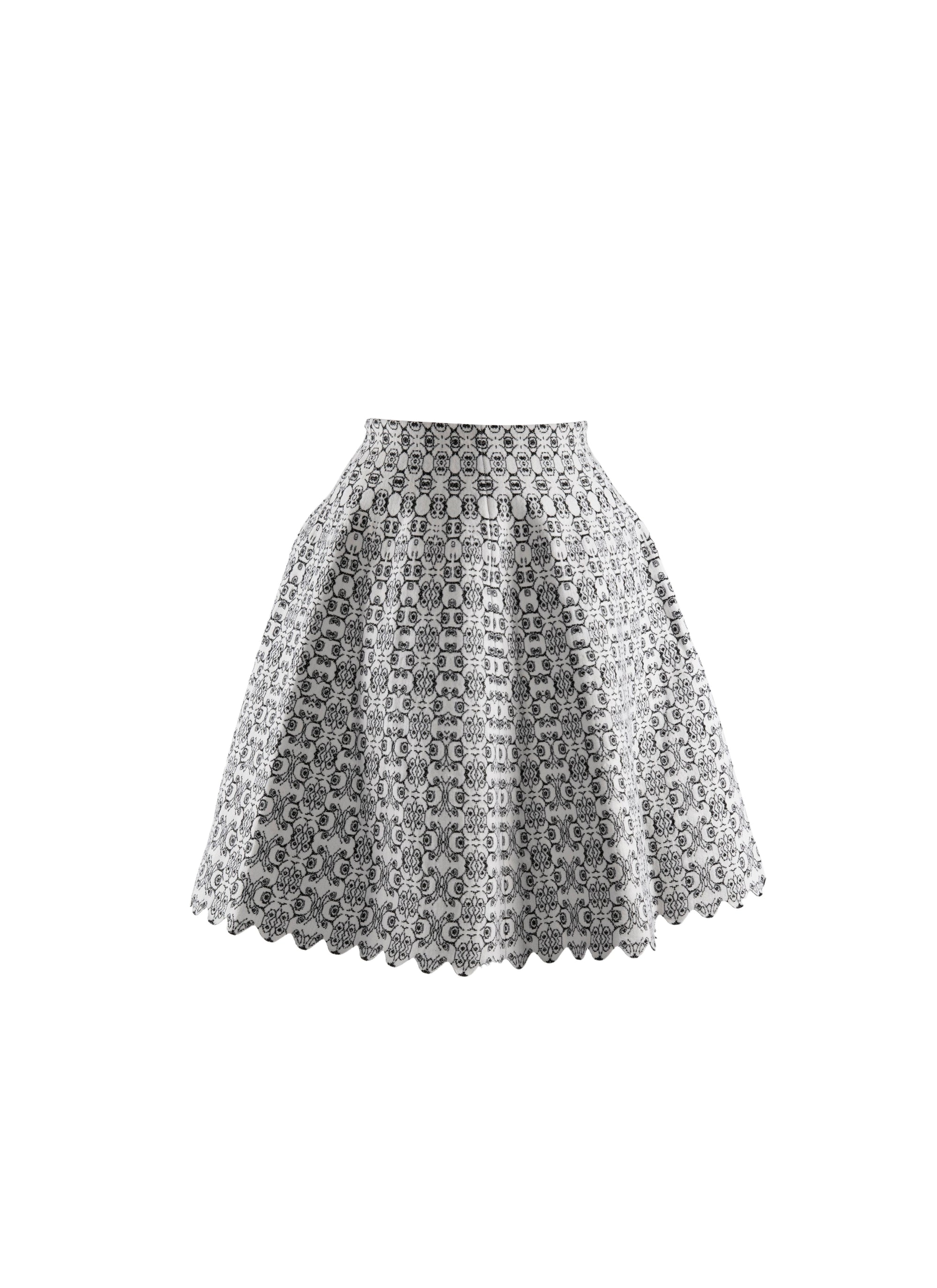 Short skirt with contrasting fitted waist - White & Black