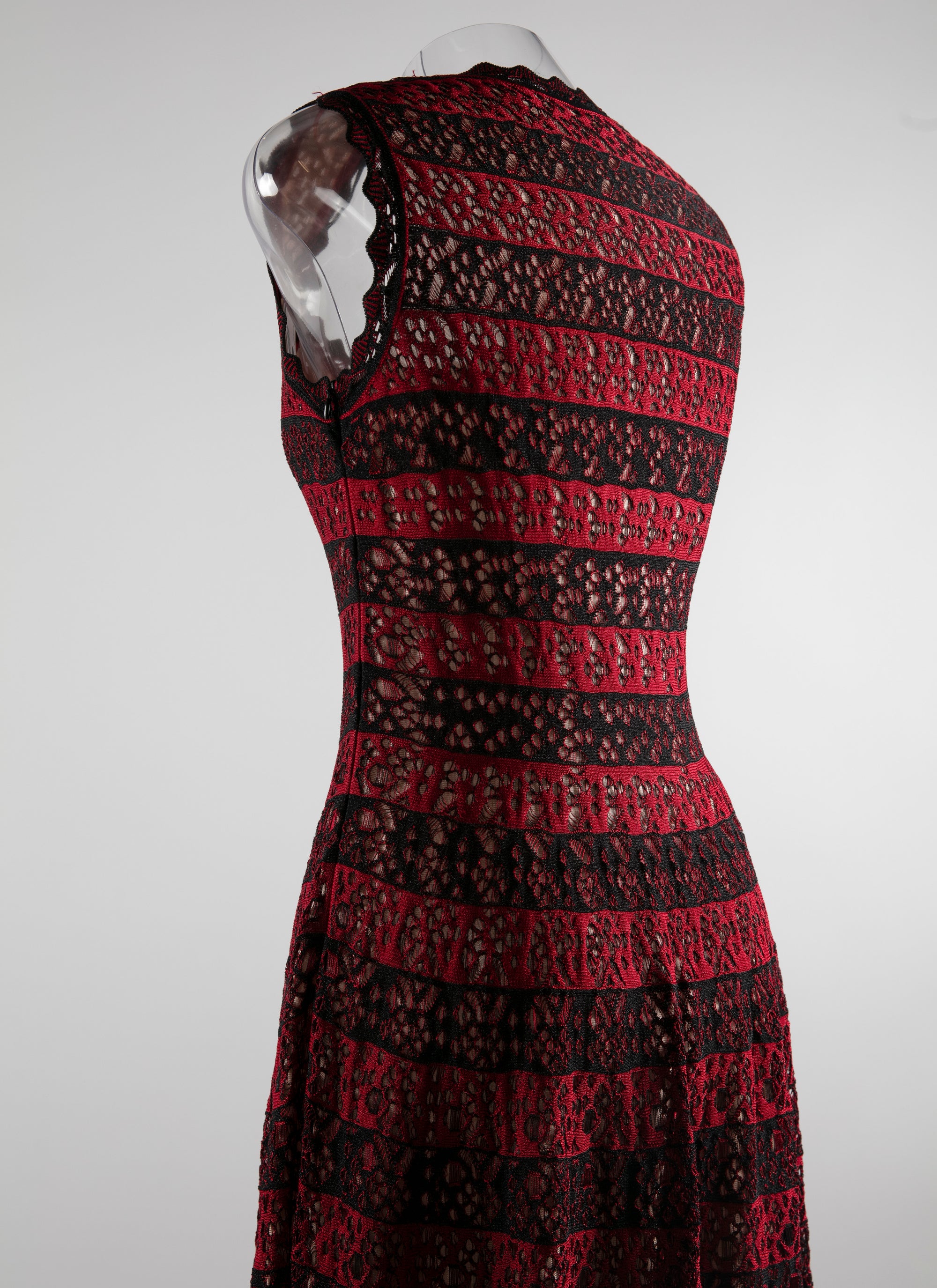Scalloped square neck sleeveless dress - Black & Red