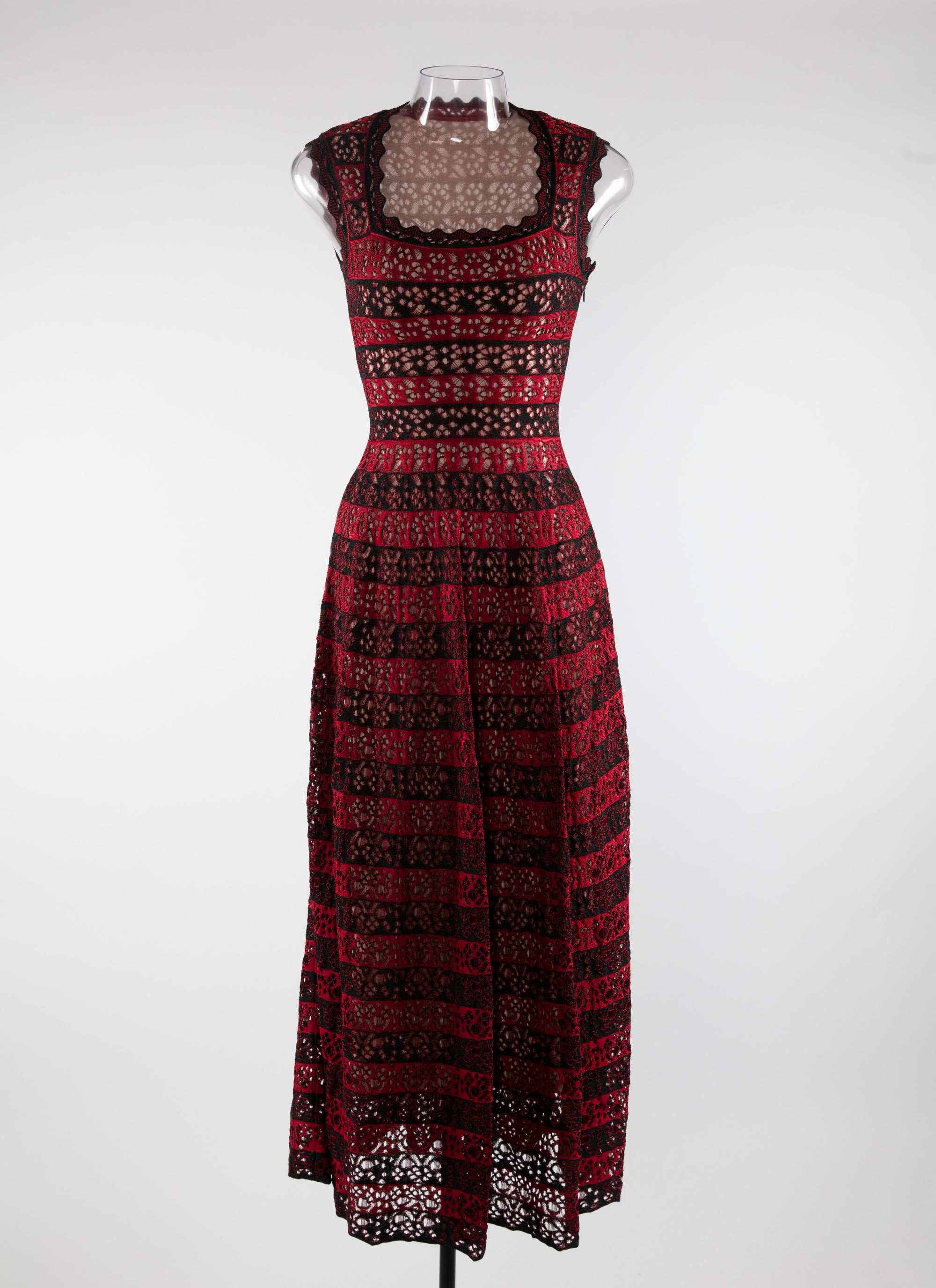 Scalloped square neck sleeveless dress - Black & Red