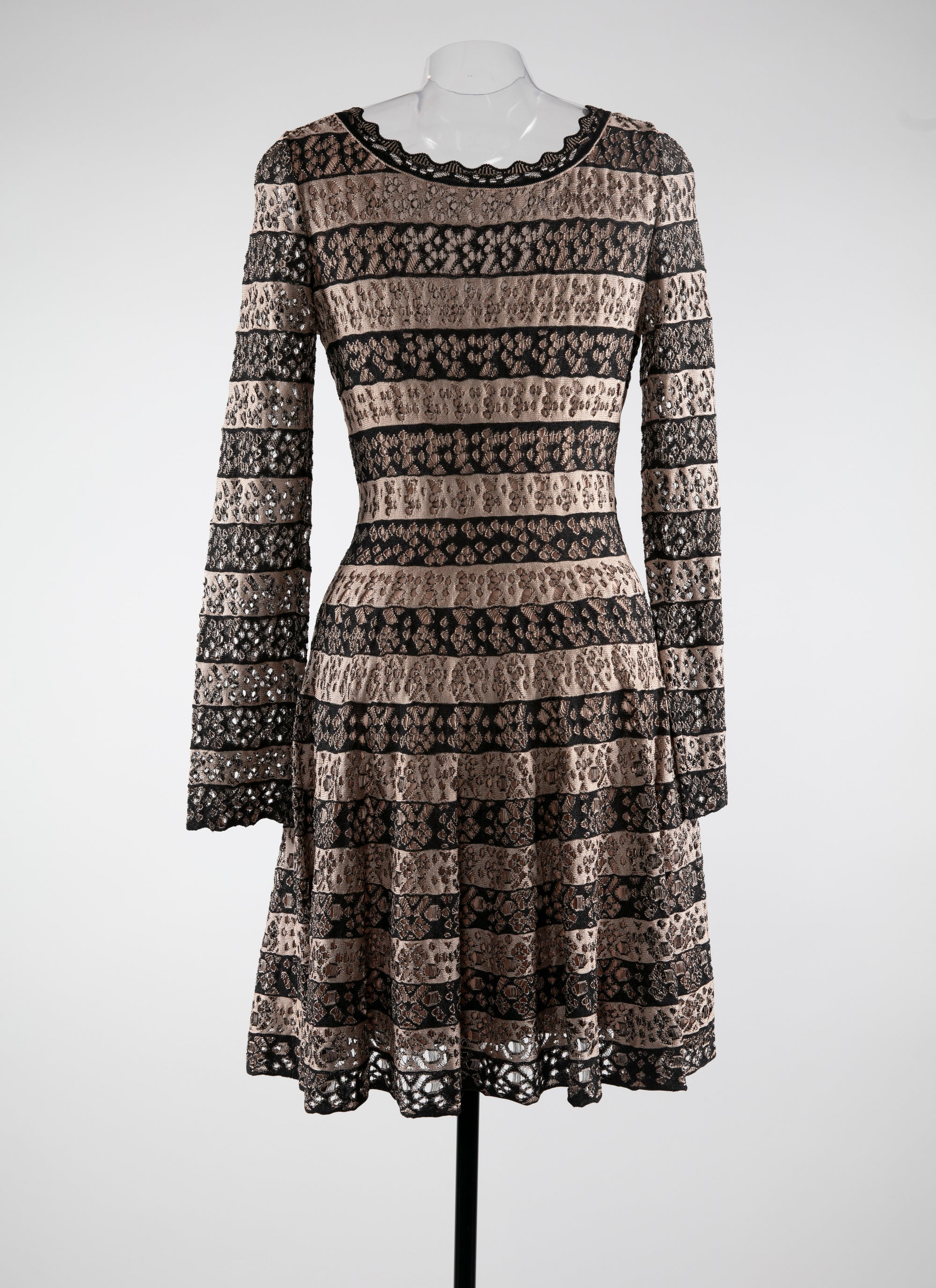 Dress with scalloped collar and lace hem - Black & Flesh