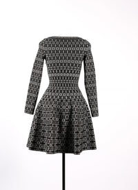 Long-sleeved knitted Alhambra dress - Black & White