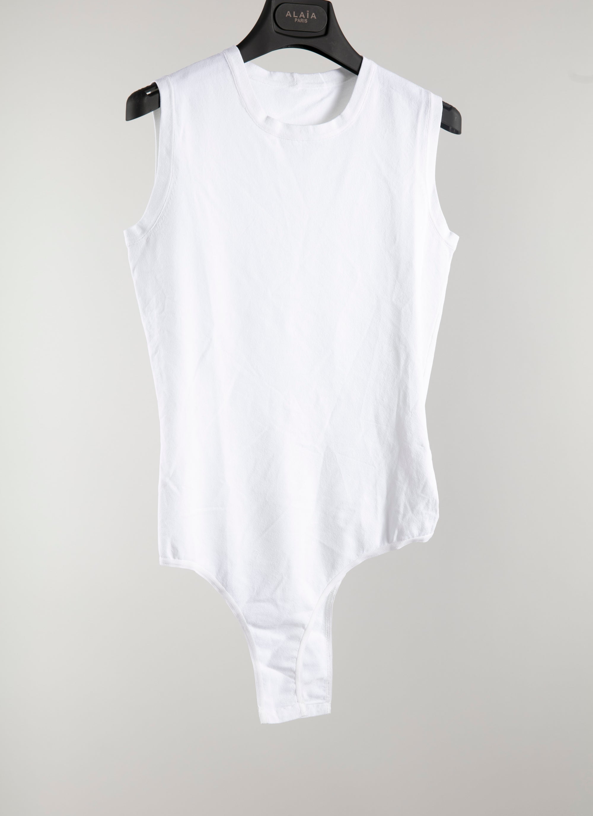 Classic sleeveless round neck bodysuit - White