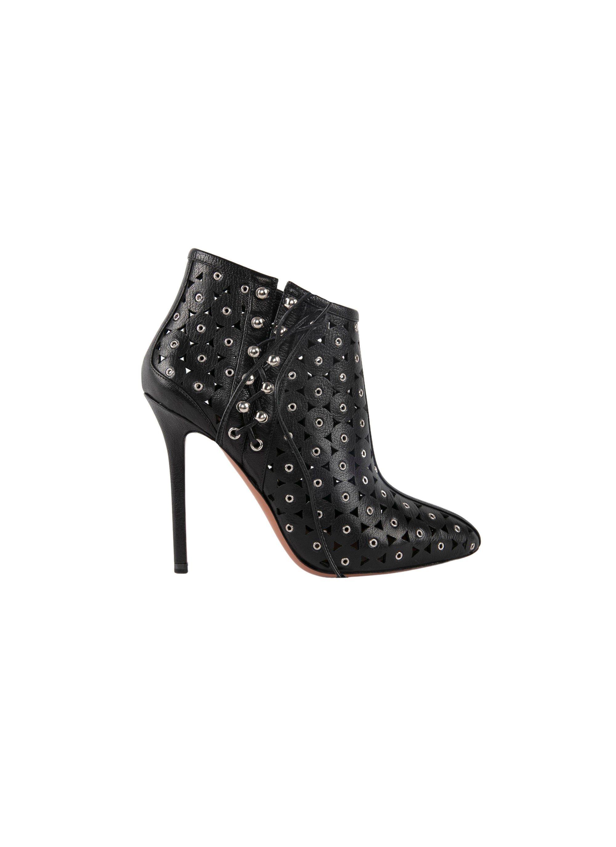 Eyelet boots in leather - Black