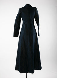 Very long buttoned coat with rounded collar - Gold
