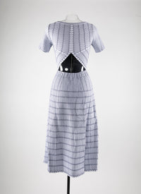 Short-sleeved dress with ribbed detailing - White & Blue