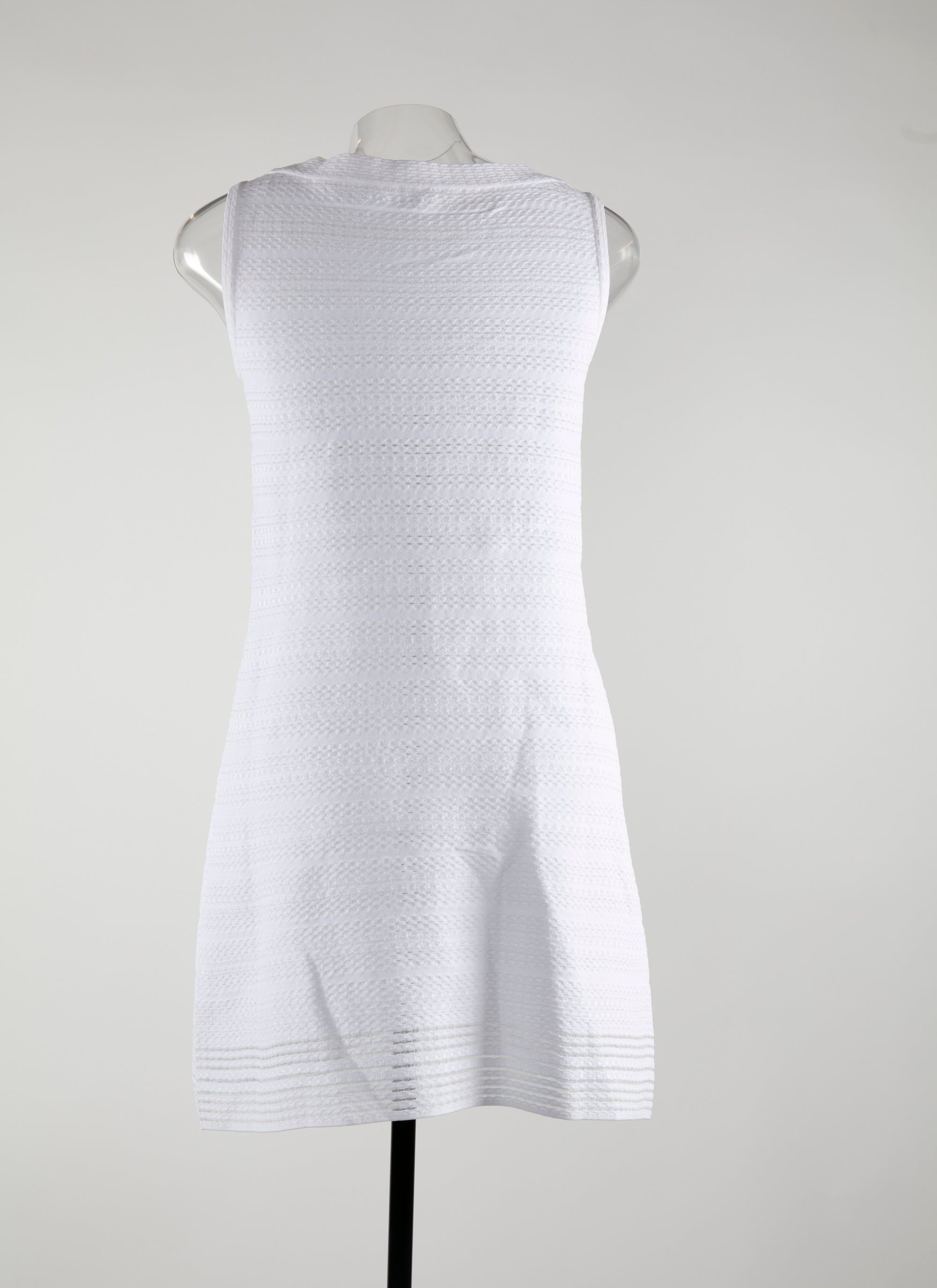 Sleeveless boat-neck tunic - White