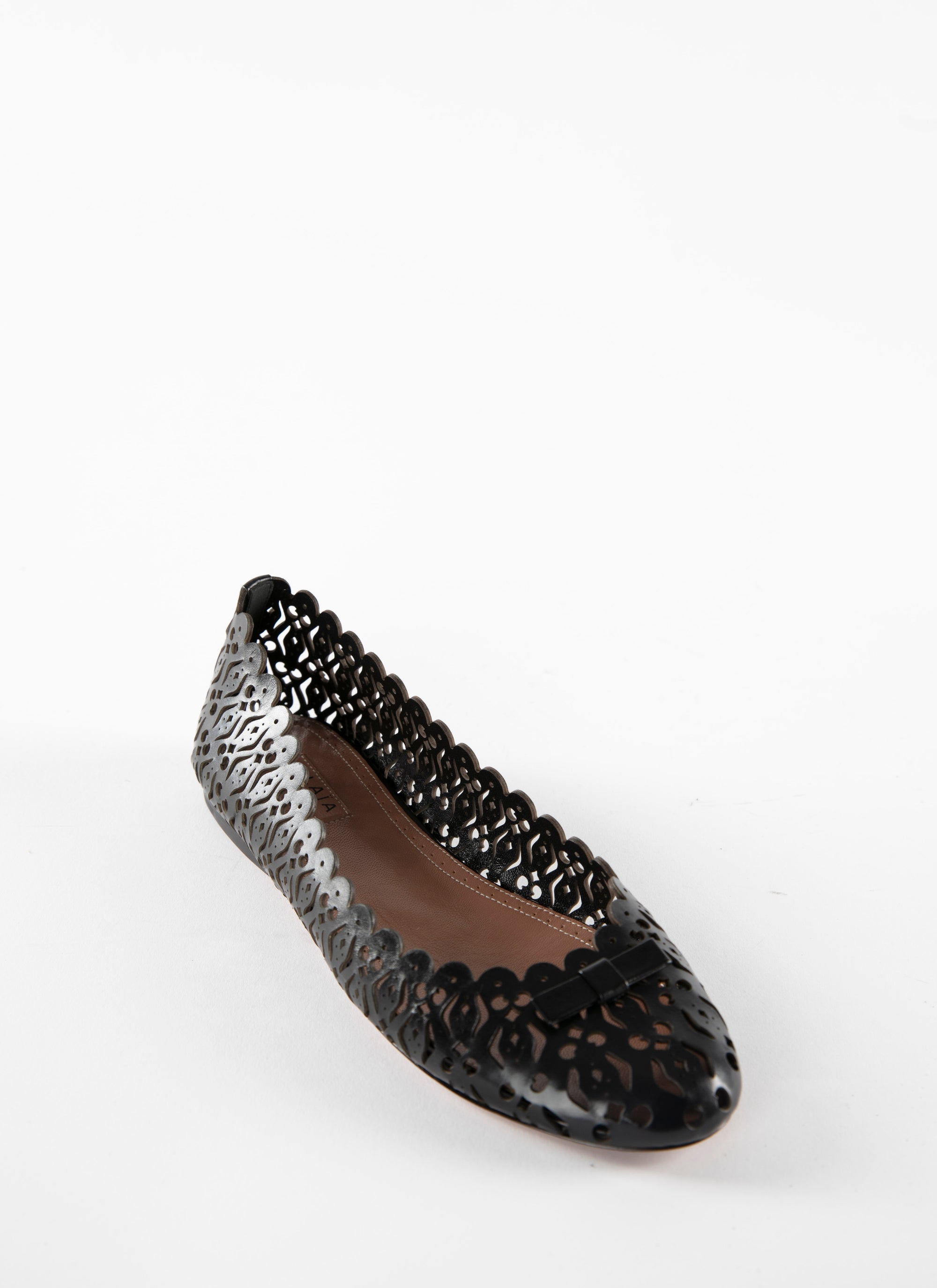Perforated round-toe leather bow ballerinas - Black intense