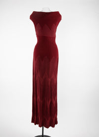 Boat neck maxi dress with delicate pleats - Mahogany