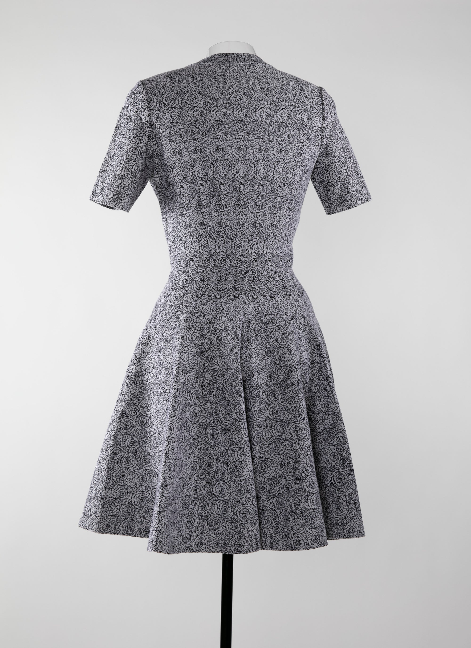 Wool v-neck skater dress - White & Black