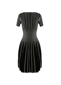 Robe à manches courtes à plis - Noir & Blanc