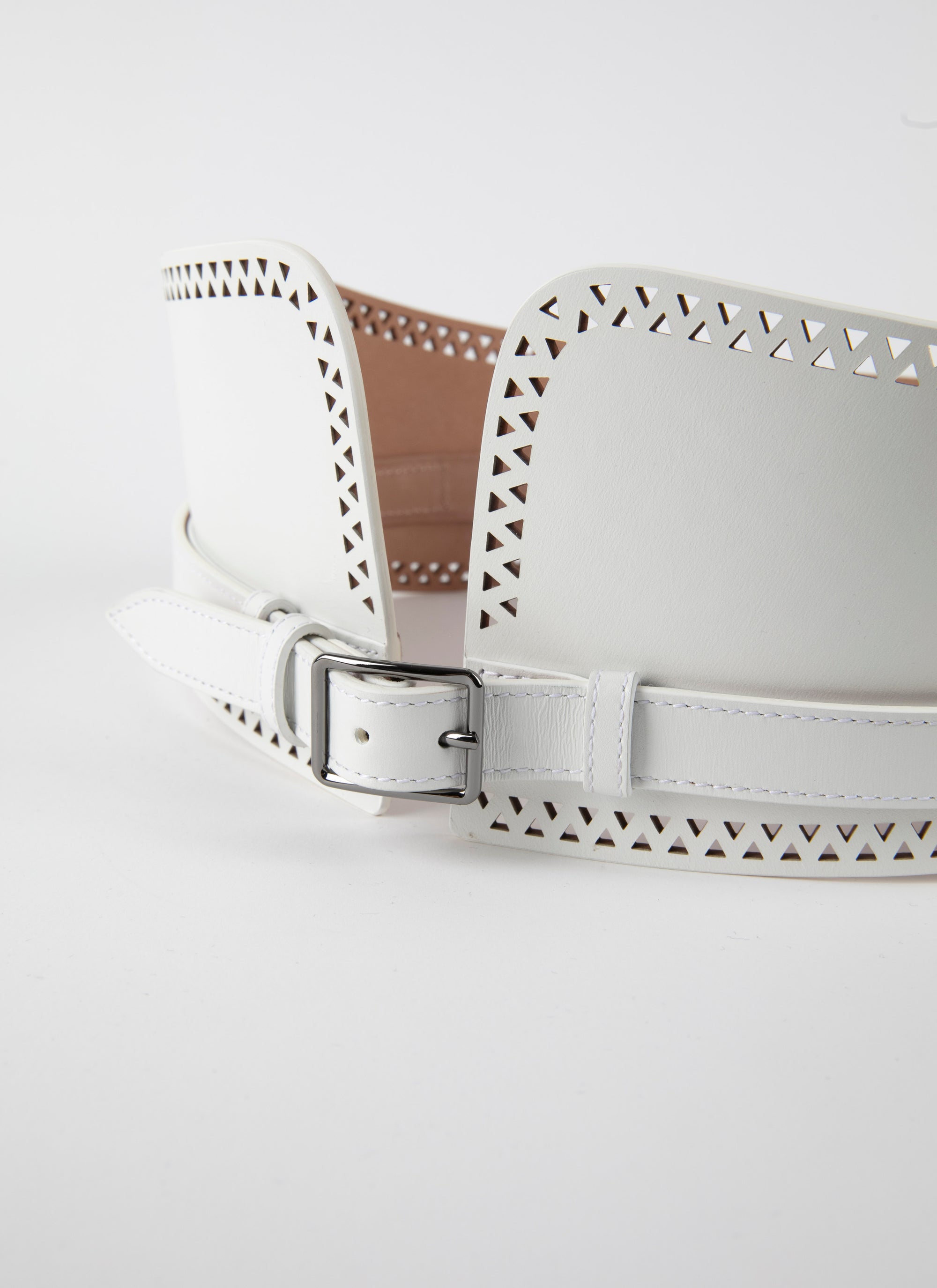 Ceinture large à motif ajourée en cuir - Blanc Optique