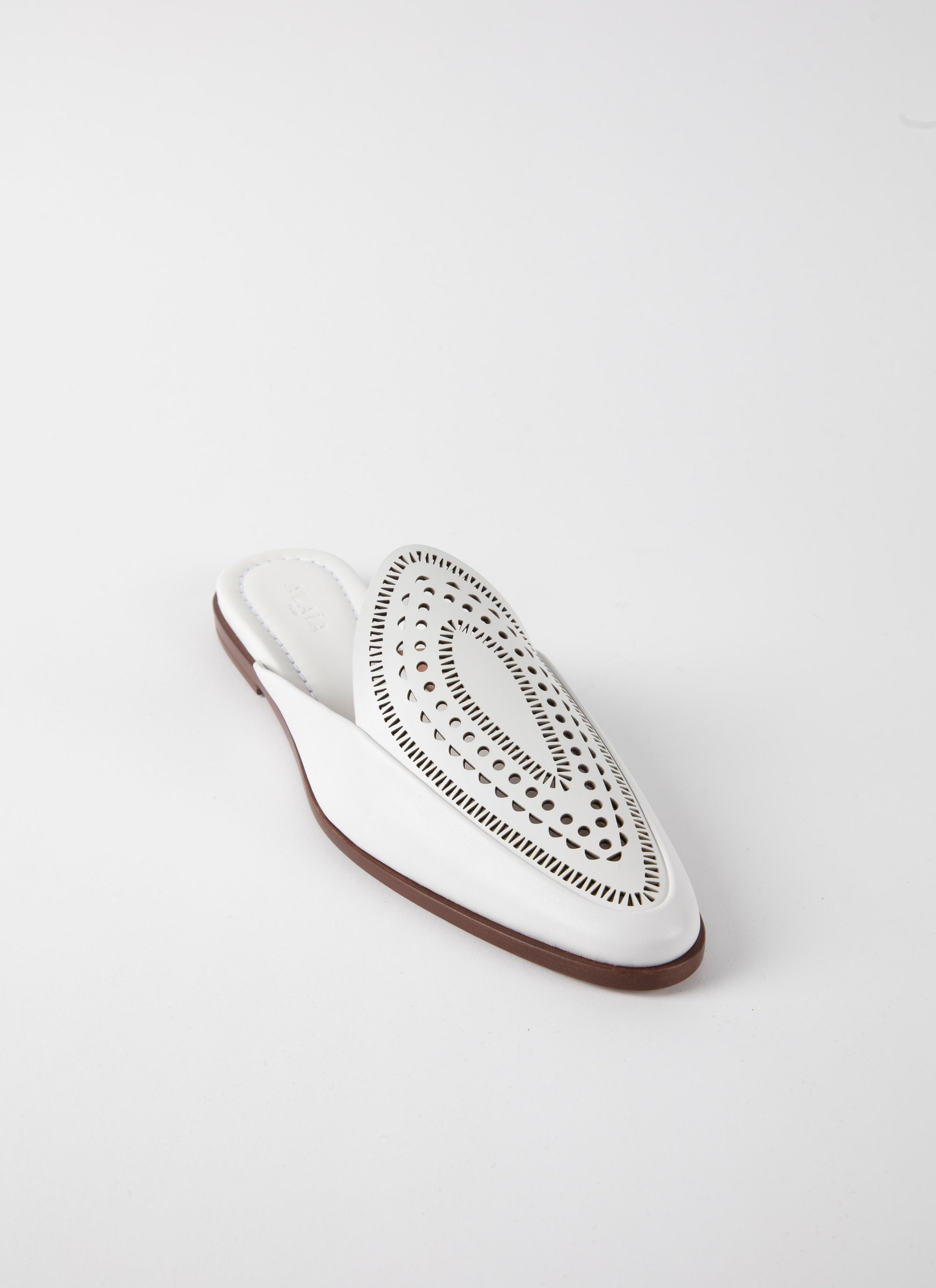 Mules plates en cuir ajourées - Blanc Craie