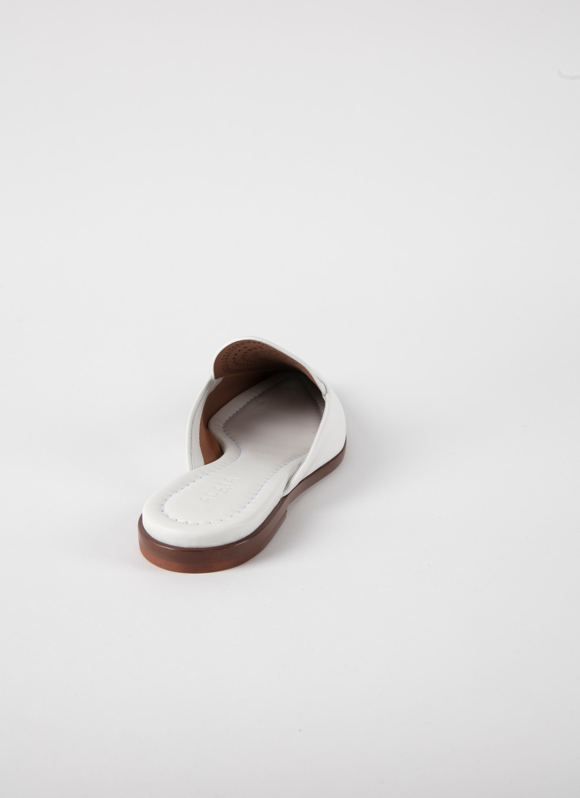 Mules plates en cuir ajourées - Blanc Craie