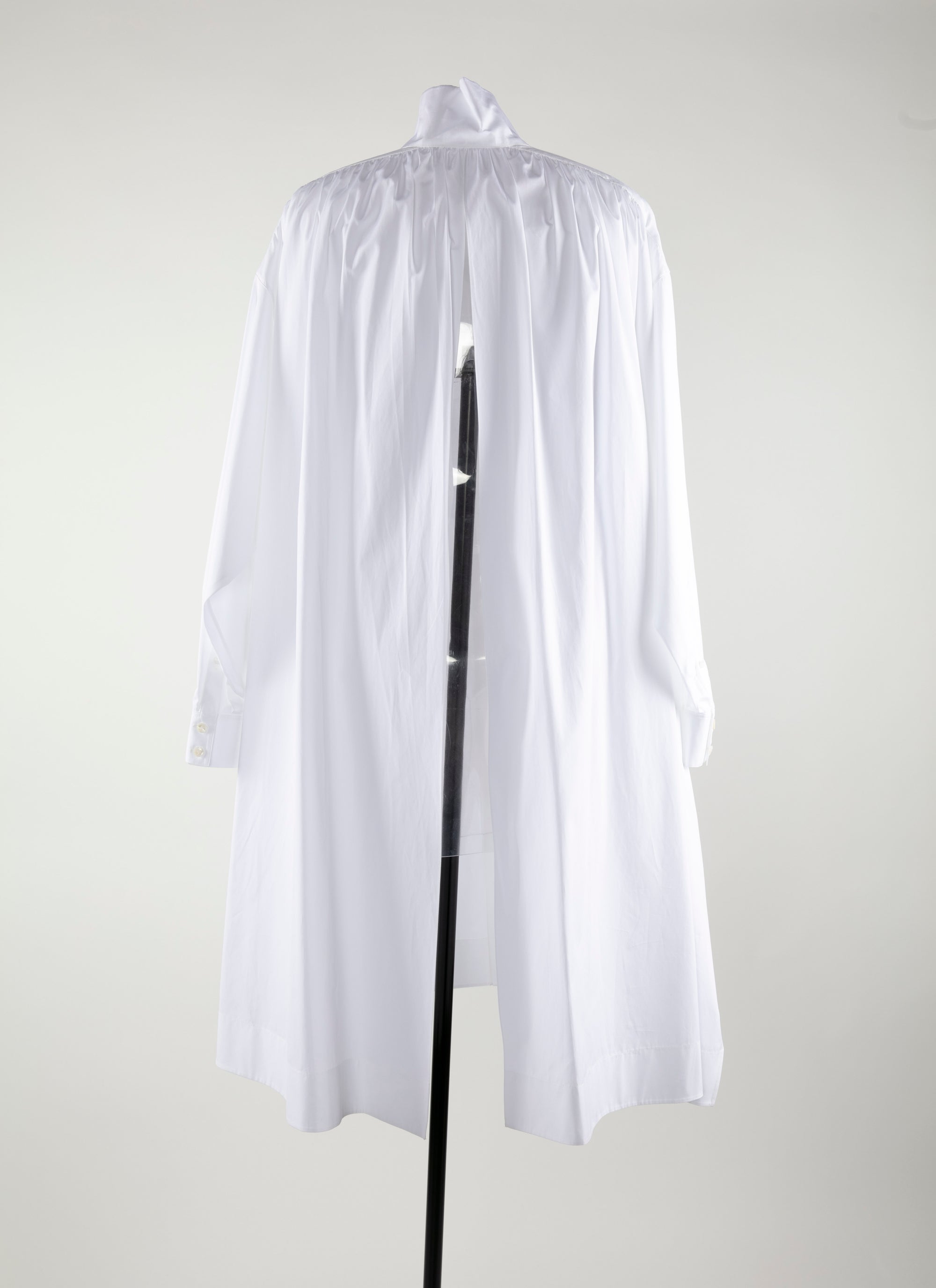 Chemise longue oversize dos ouvert - Blanc