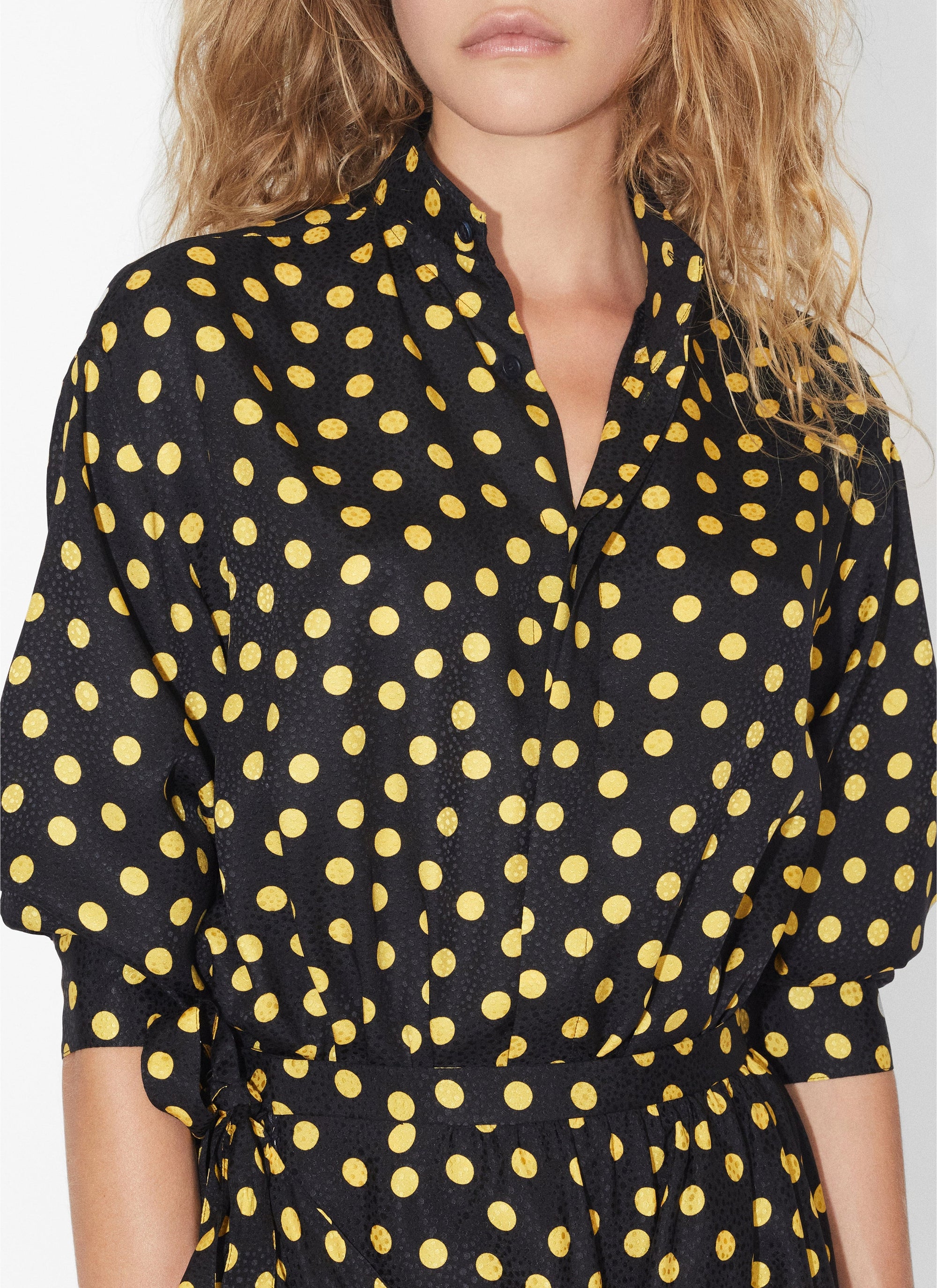 Body-chemise à pois confettis en soie - Nuit & Jaune