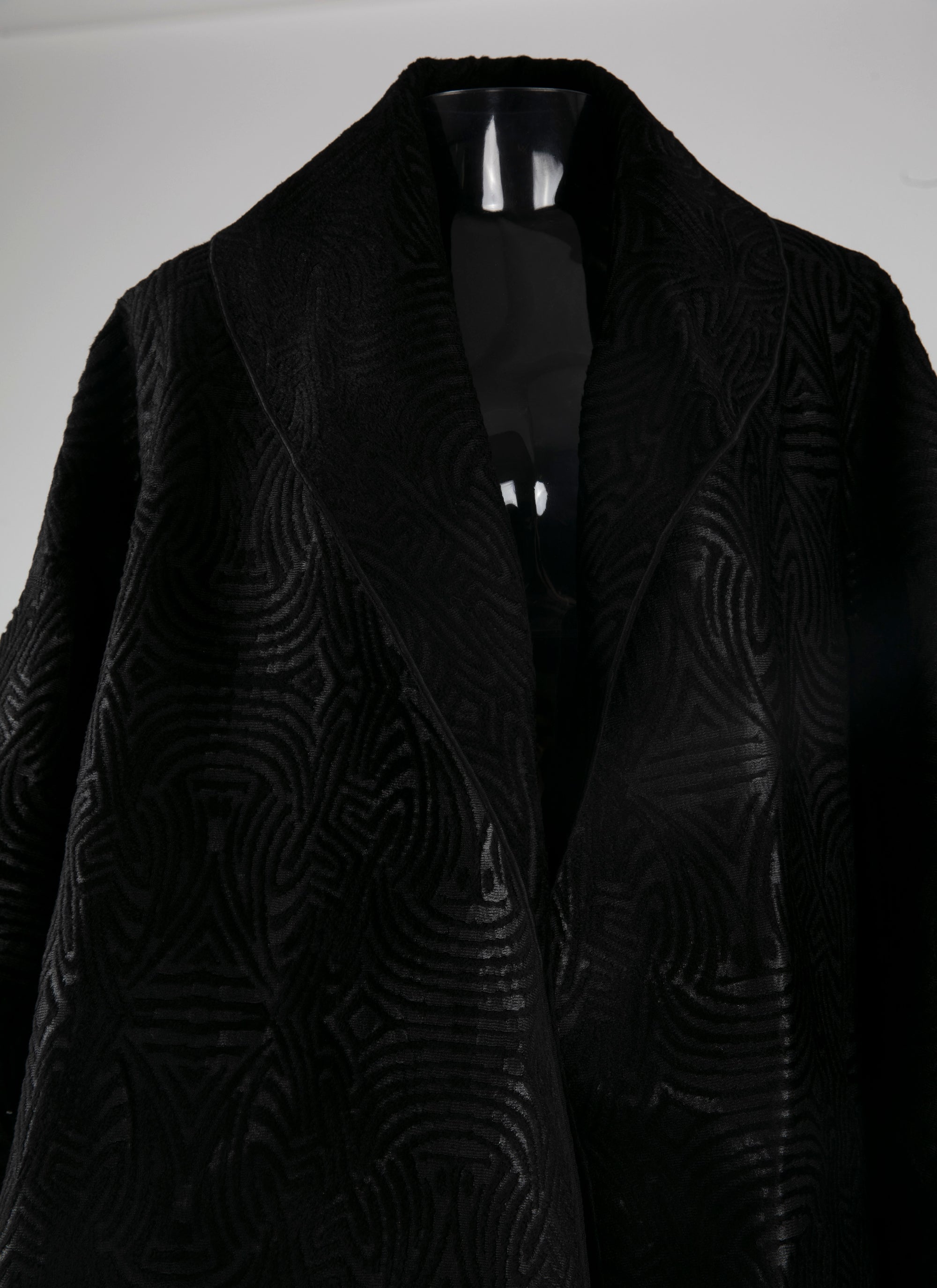 Manteau à motif géométrique brillant - Noir & Noir Brillant