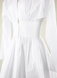 Robe courte évasée à manches longues cintrée - Blanc