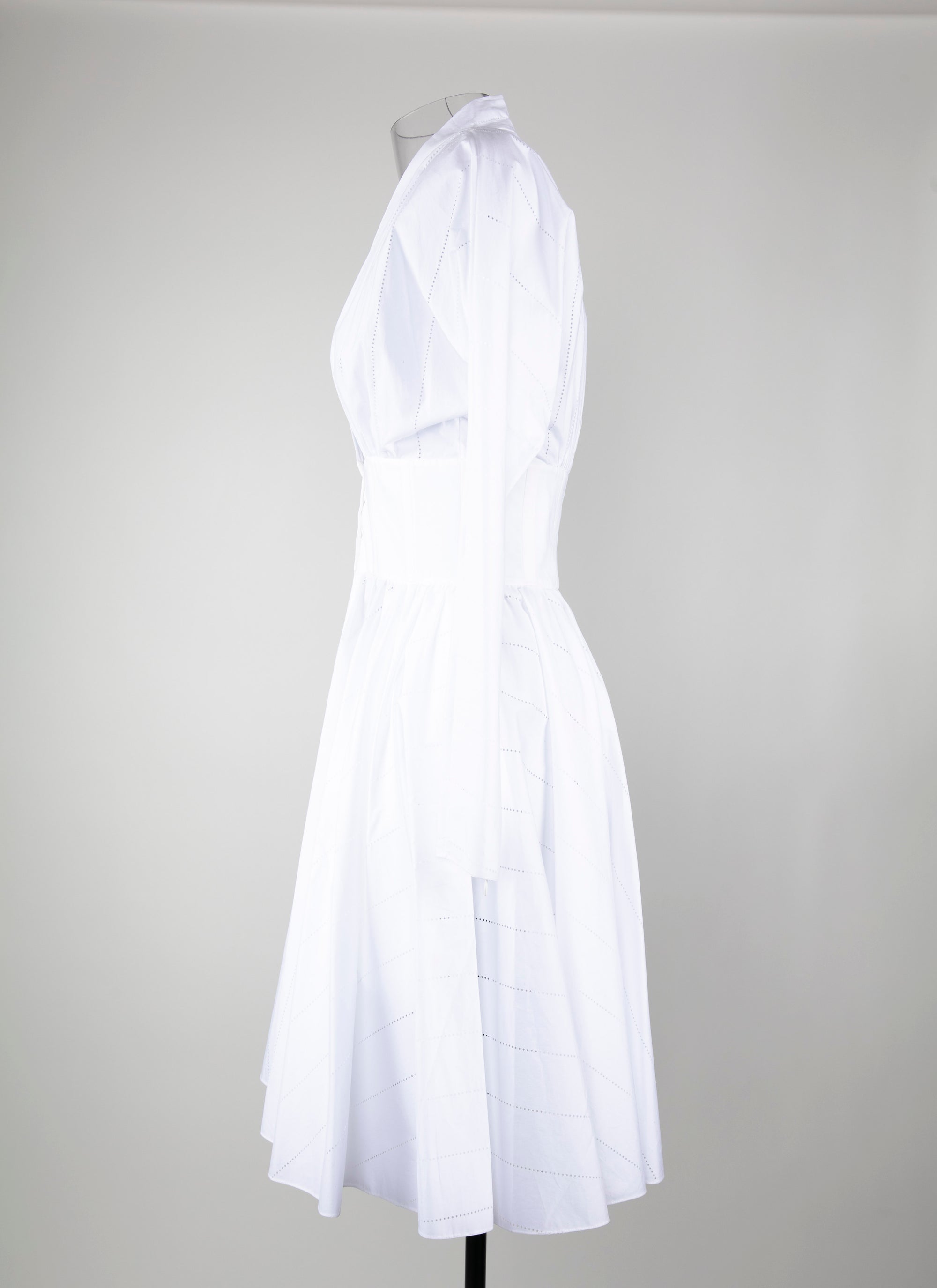 Robe courte évasée à manches longues cintrée - Blanc