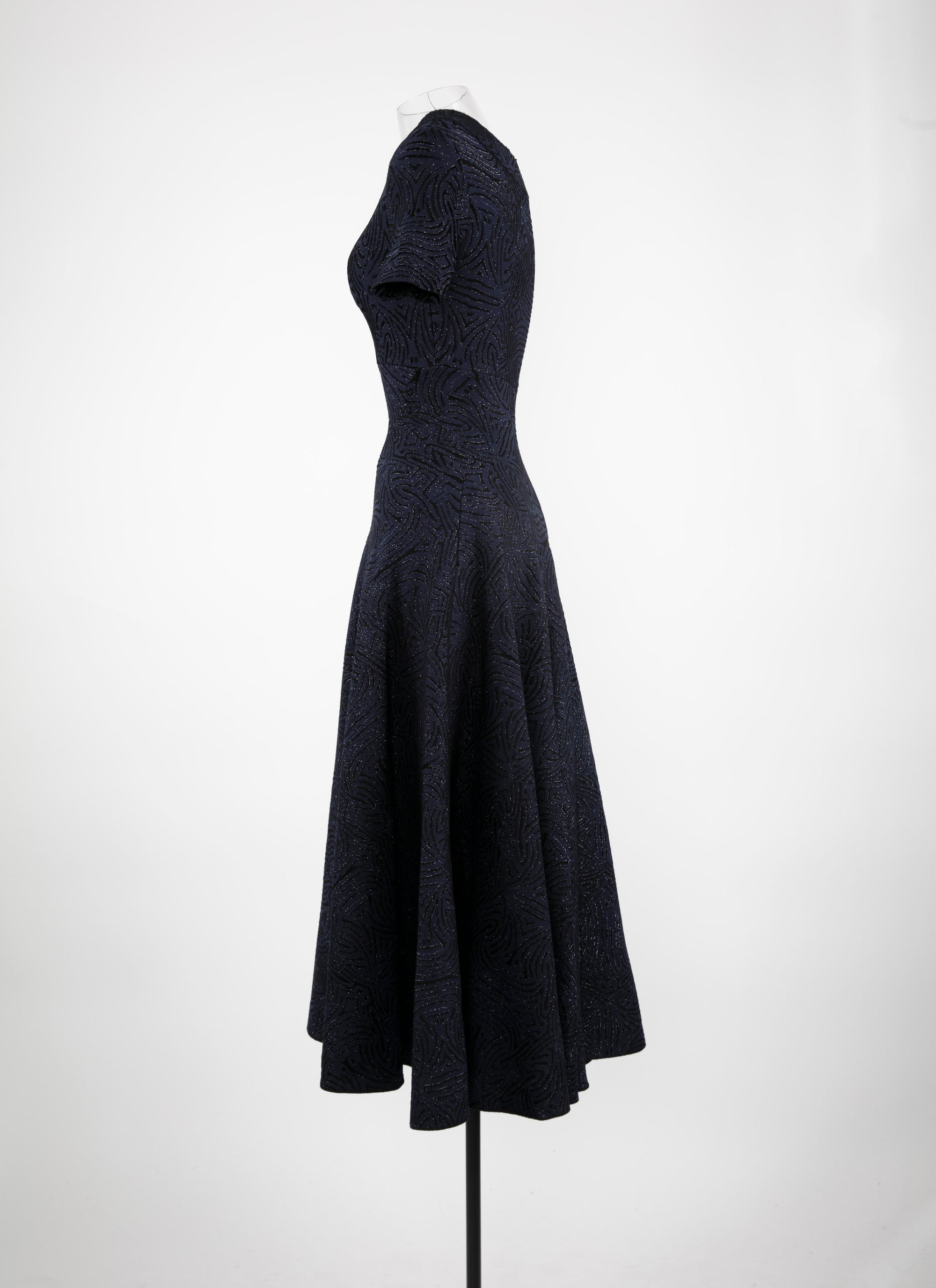 Robe longue évasée à manches courtes - Nuit & Noir