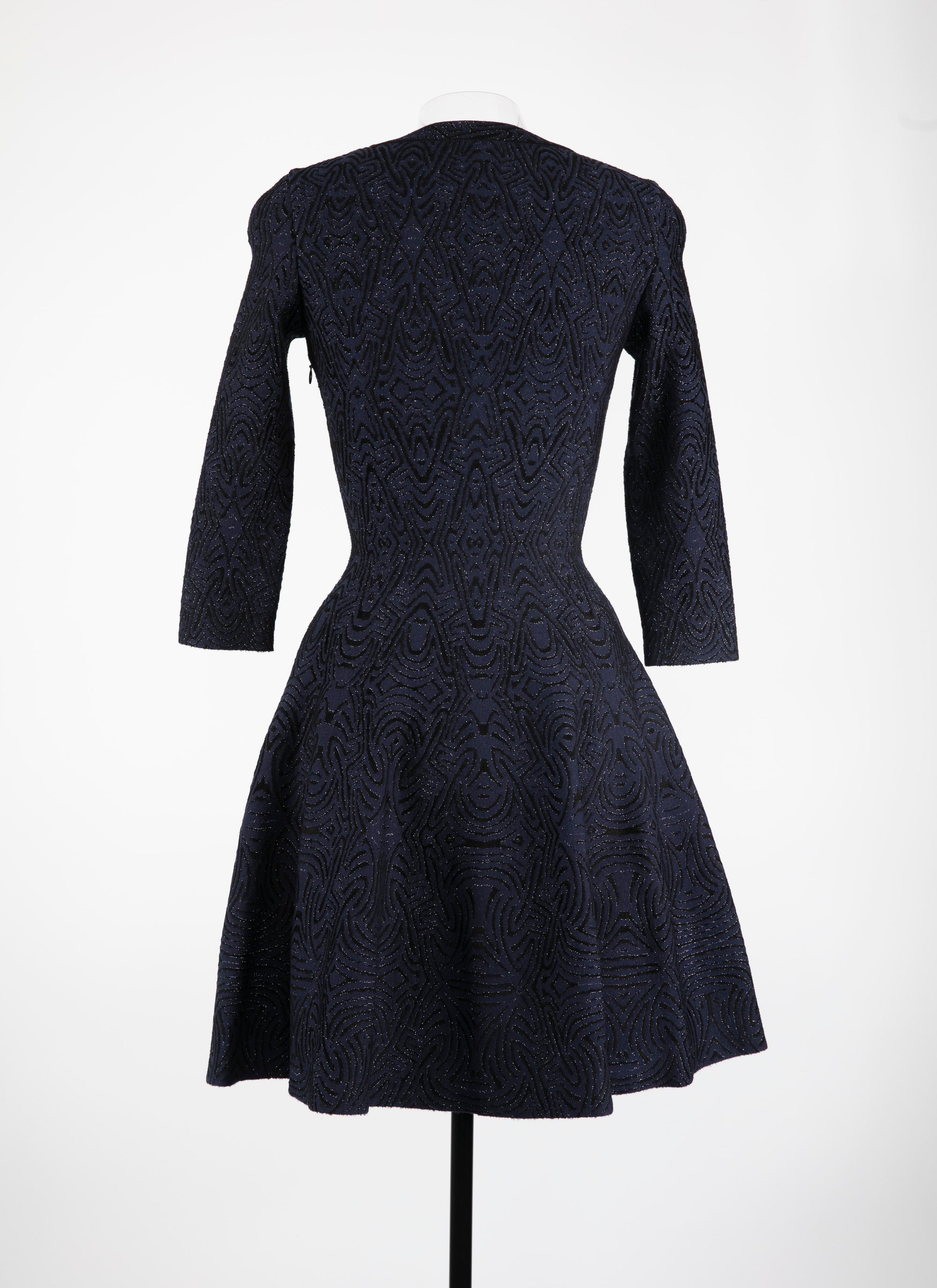 Robe courte évasée à col rond et manches 3/4 - Nuit & Noir