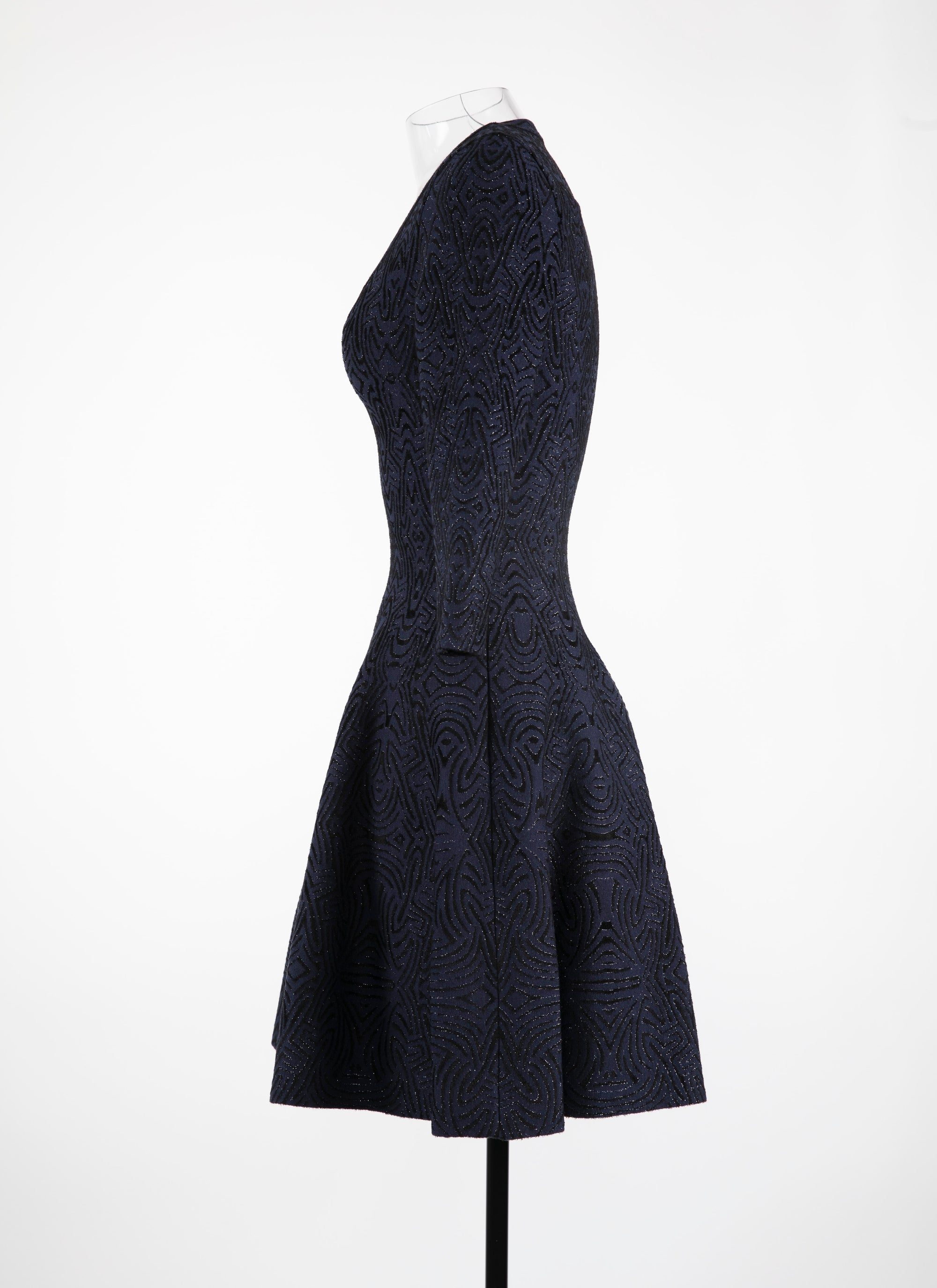 Robe courte évasée à col rond et manches 3/4 - Nuit & Noir
