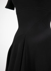 Robe longue évasée à col rond et manches courtes en laine - Noir