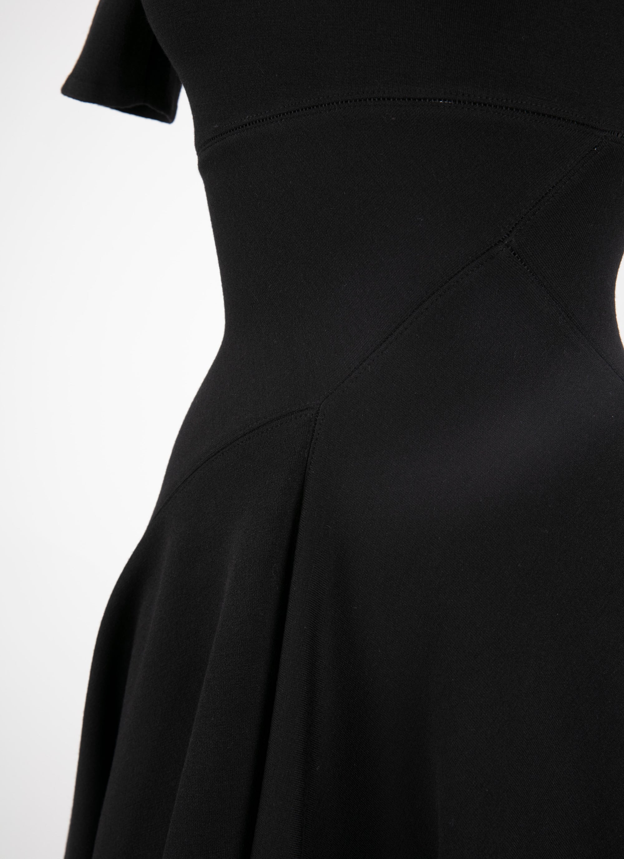 Robe longue évasée à col rond et manches courtes en laine - Noir