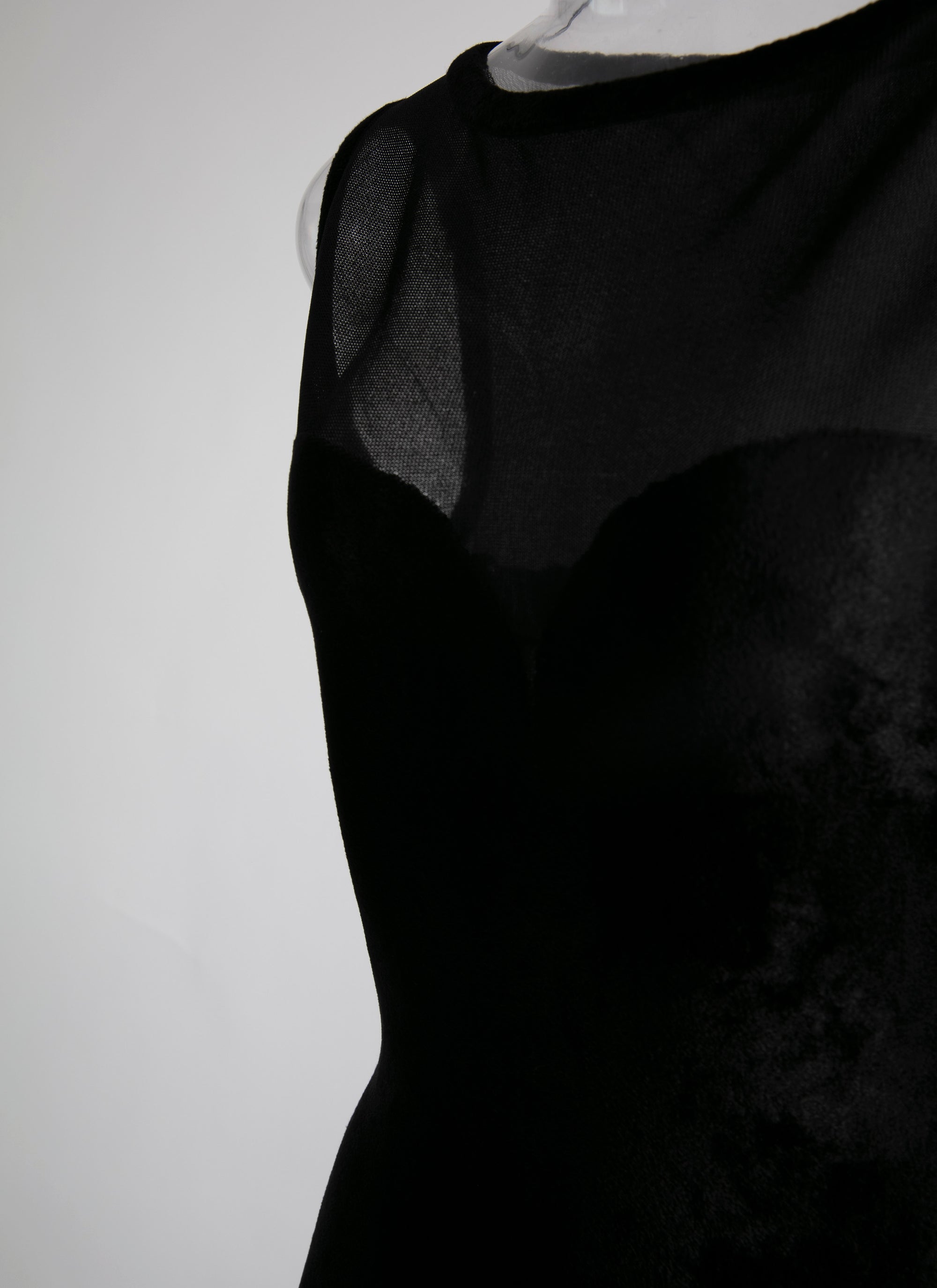 Robe longue évasée sans manches au buste transparent - Noir