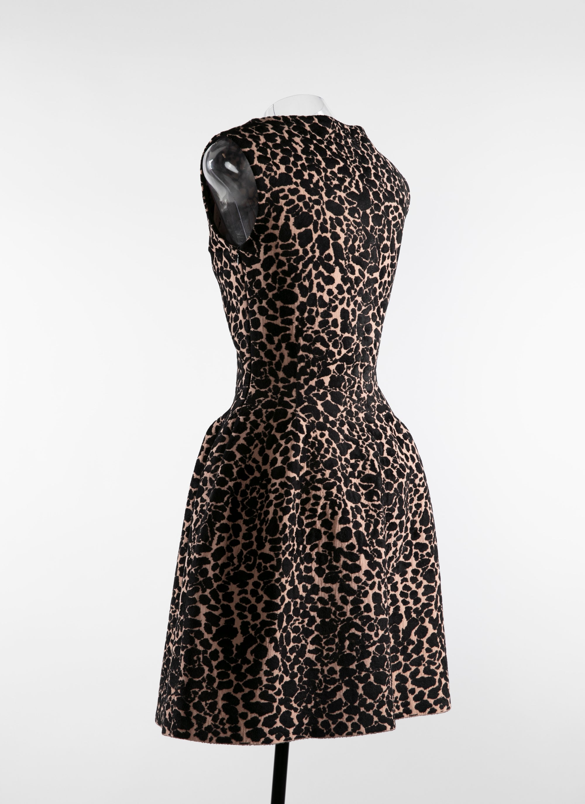 Robe courte évasée à imprimé animal sans manches en laine - Chair & Noir