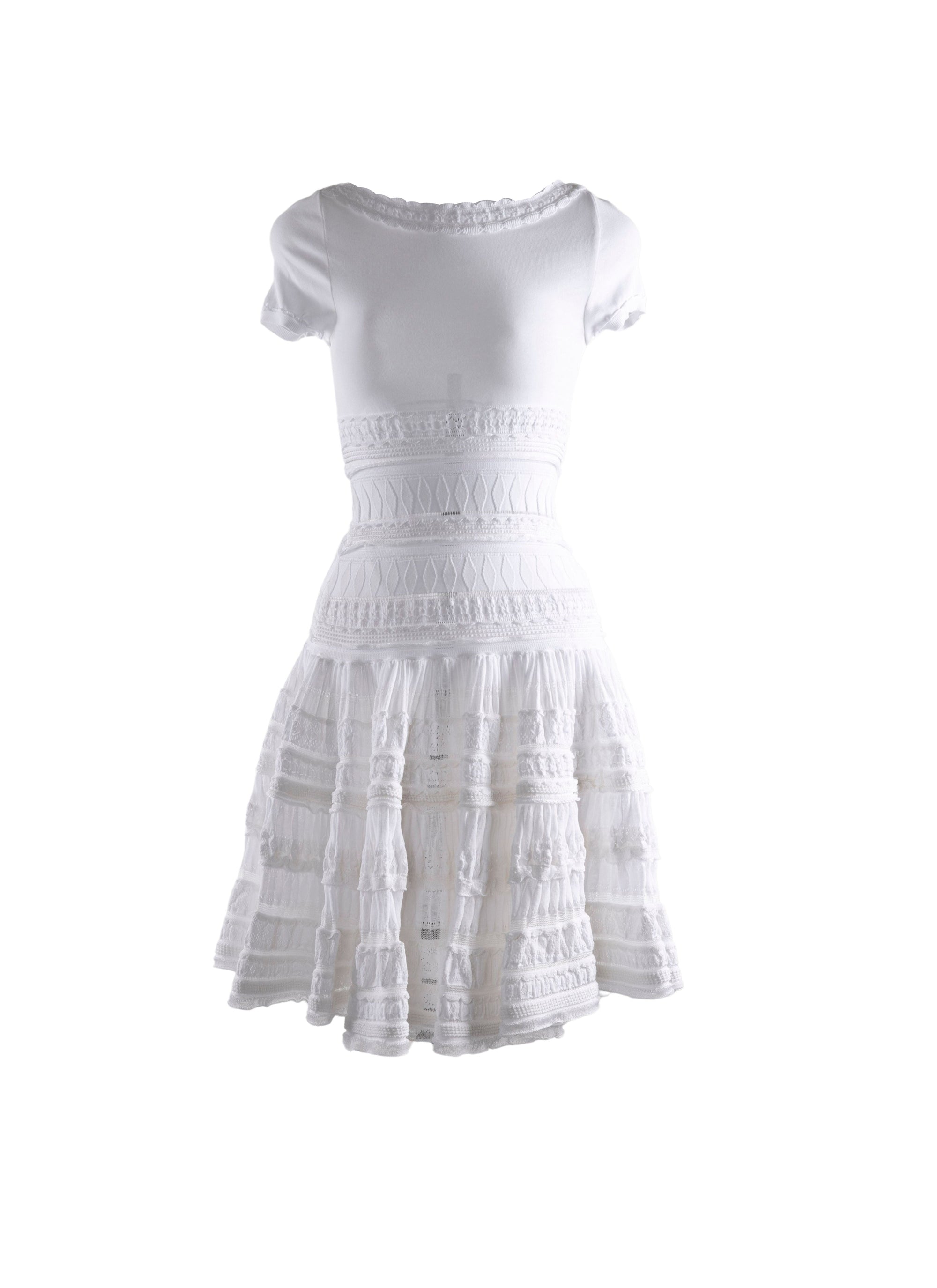 Robe courte évasée détails brodés à manches courtes - Blanc