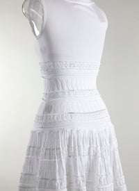 Robe longue évasée sans manches à détails brodés et col carré - Blanc